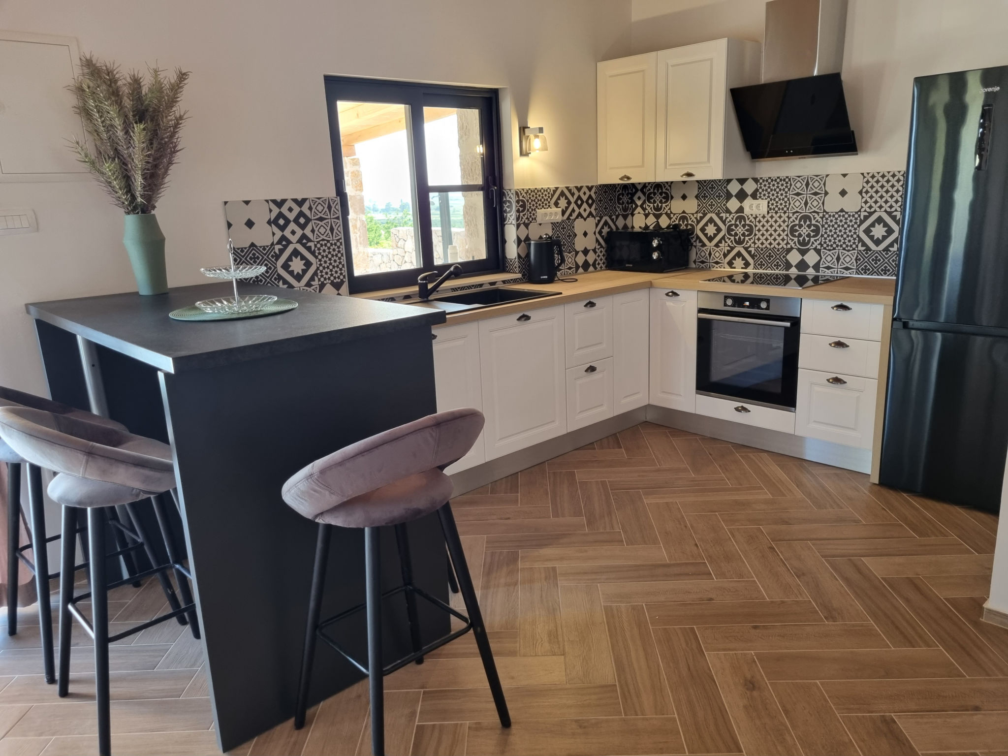 Holiday Home A&M with pool and lakeview - Binnen