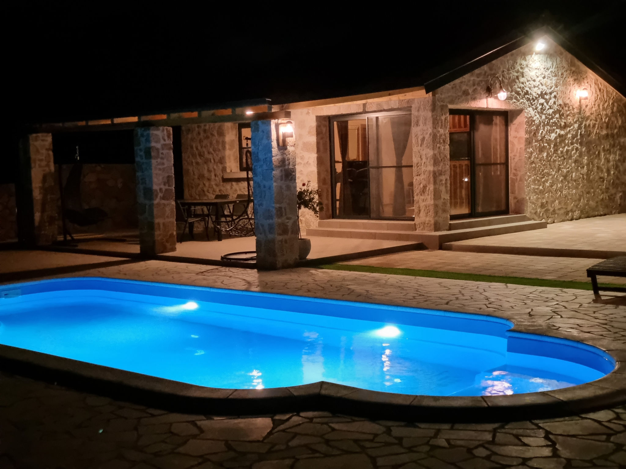 Holiday Home A&M with pool and lakeview - Binnen