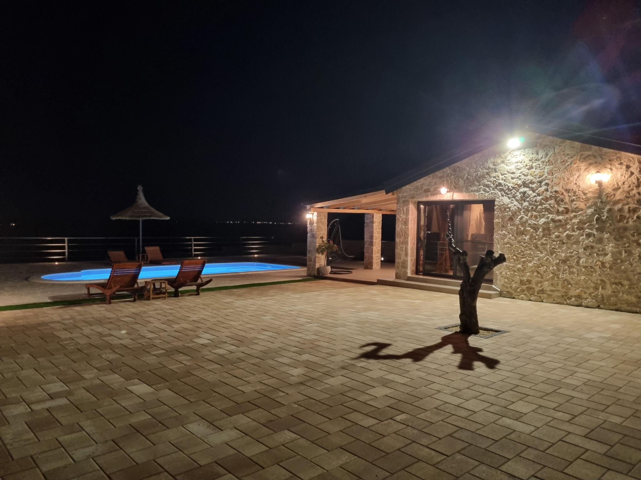 Holiday Home A&M with pool and lakeview - Buiten