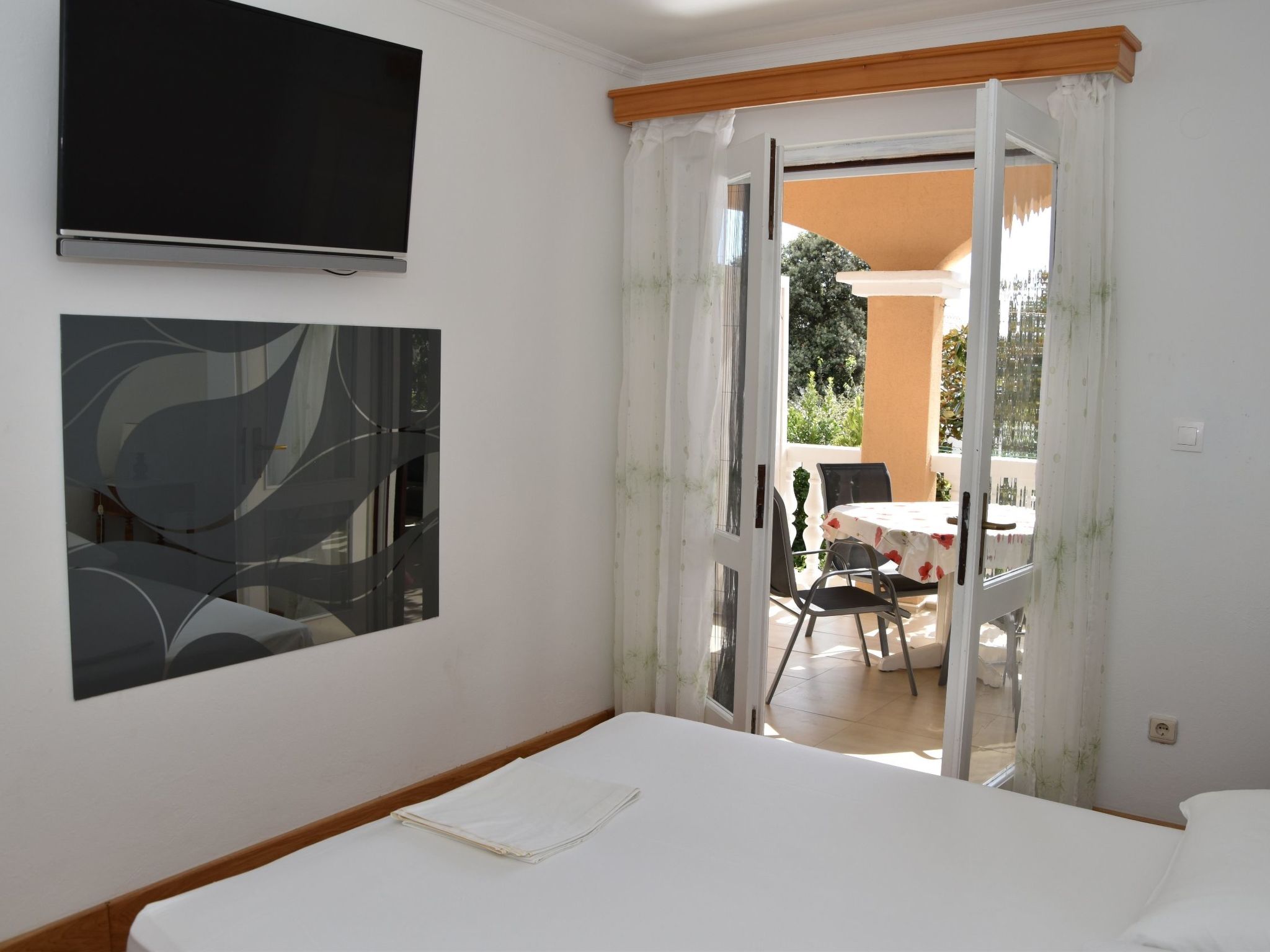 Ruhige Ferienwohnung mit Terrasse und Garten-Drinnen