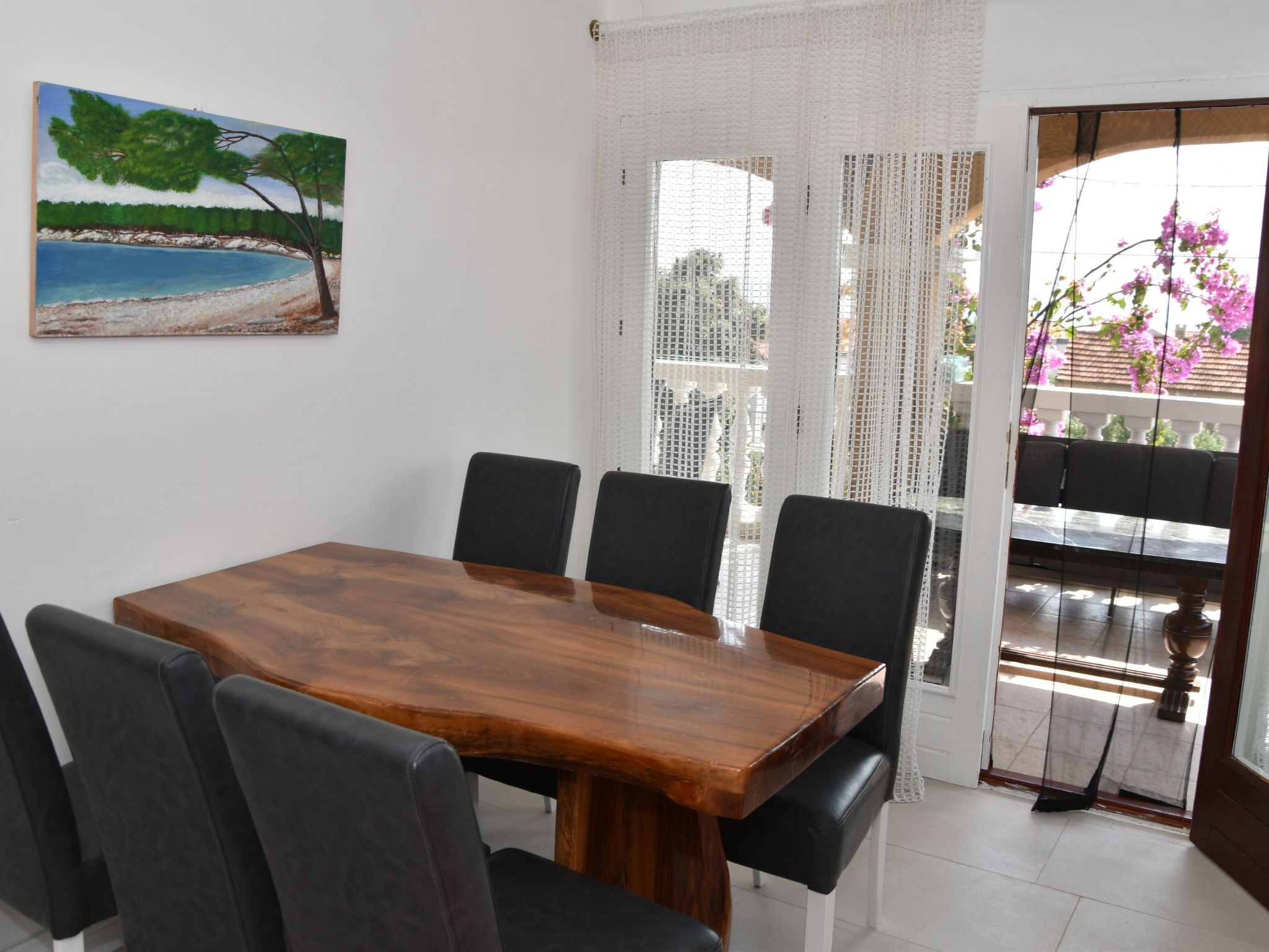 Appartement Maksan im 2. Stock mit einer Terrasse-Drinnen