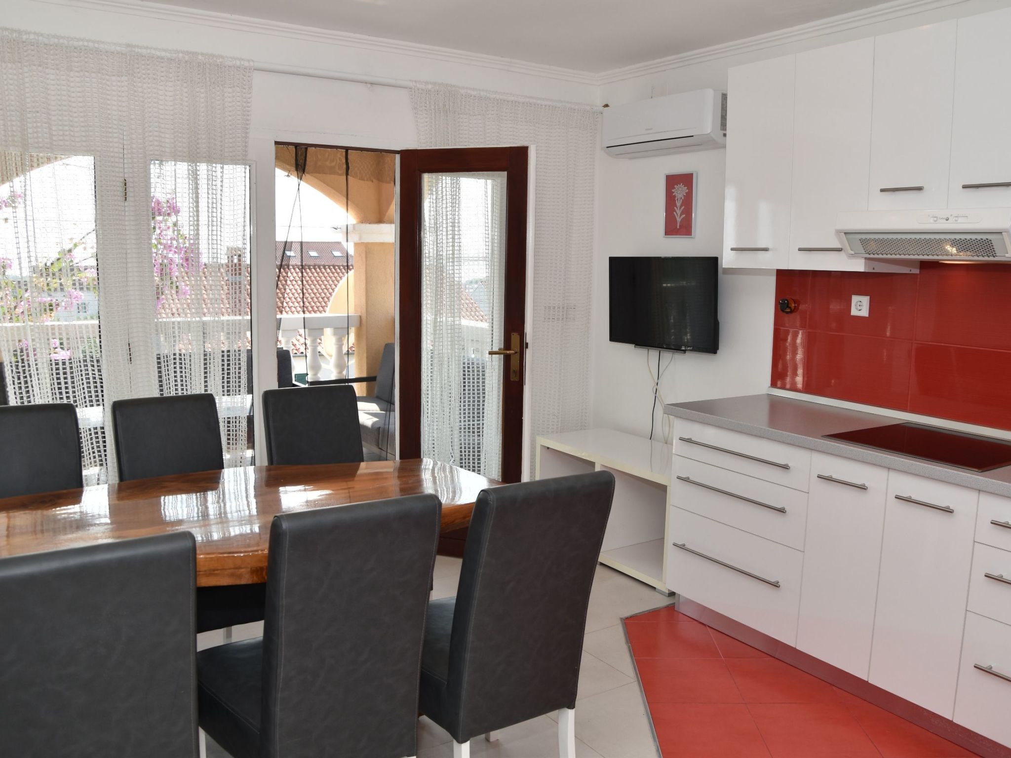 Appartement Maksan im 2. Stock mit einer Terrasse-Drinnen