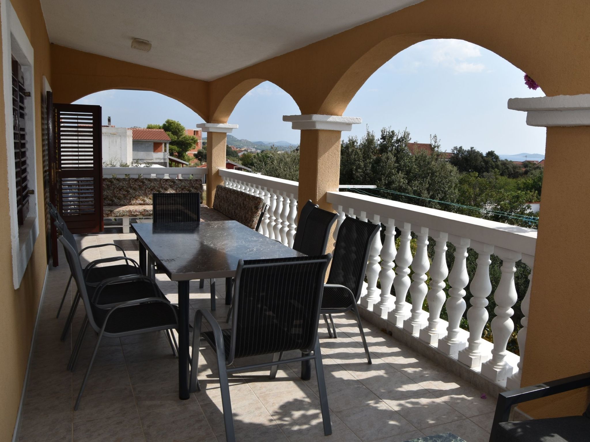 Appartement Maksan im 2. Stock mit einer Terrasse-Drinnen