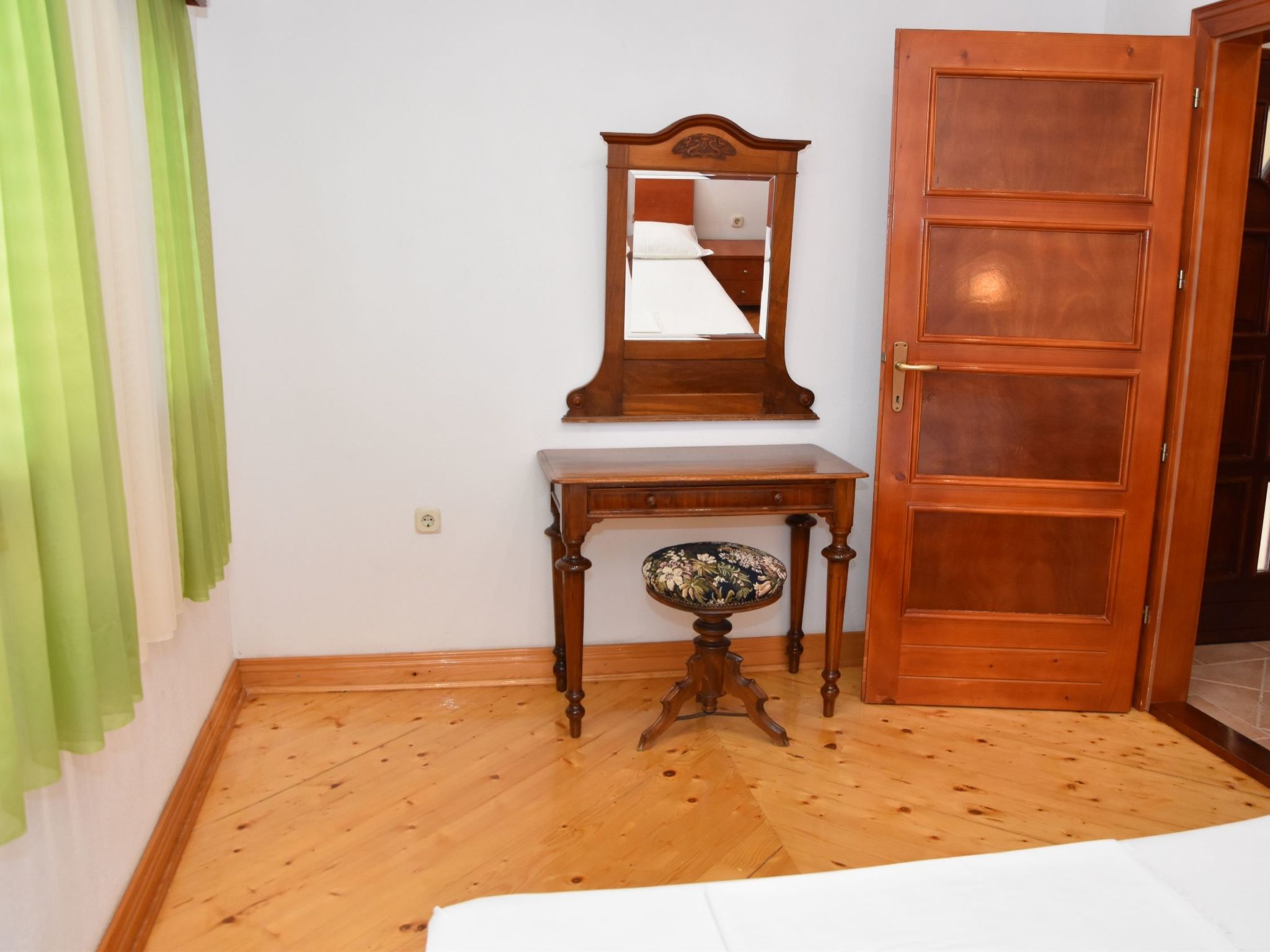 "Zeljka" mit Terrasse-Drinnen