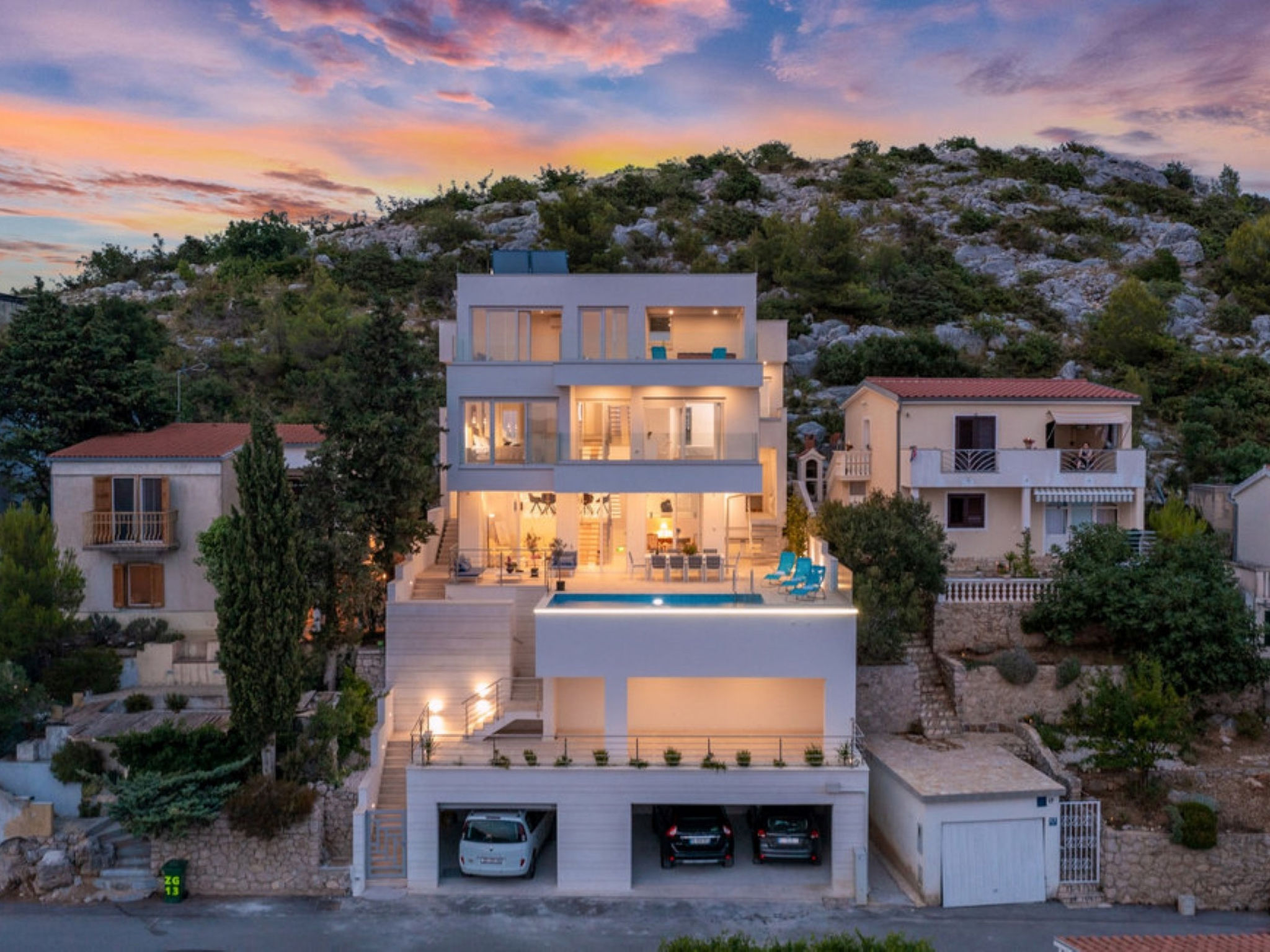 Luxury villa Fleur with pool - Buiten