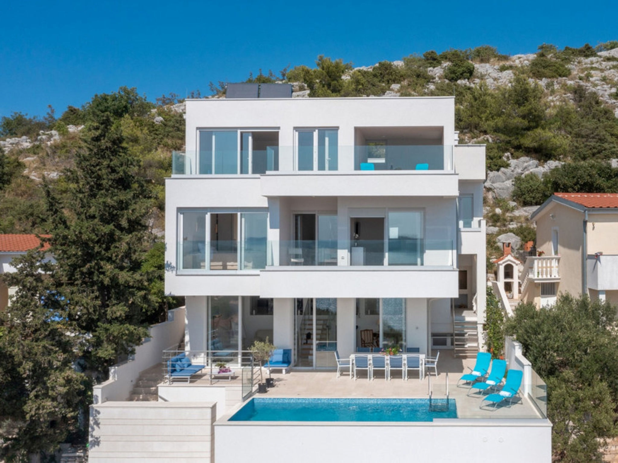 Luxury villa Fleur with pool - Buiten