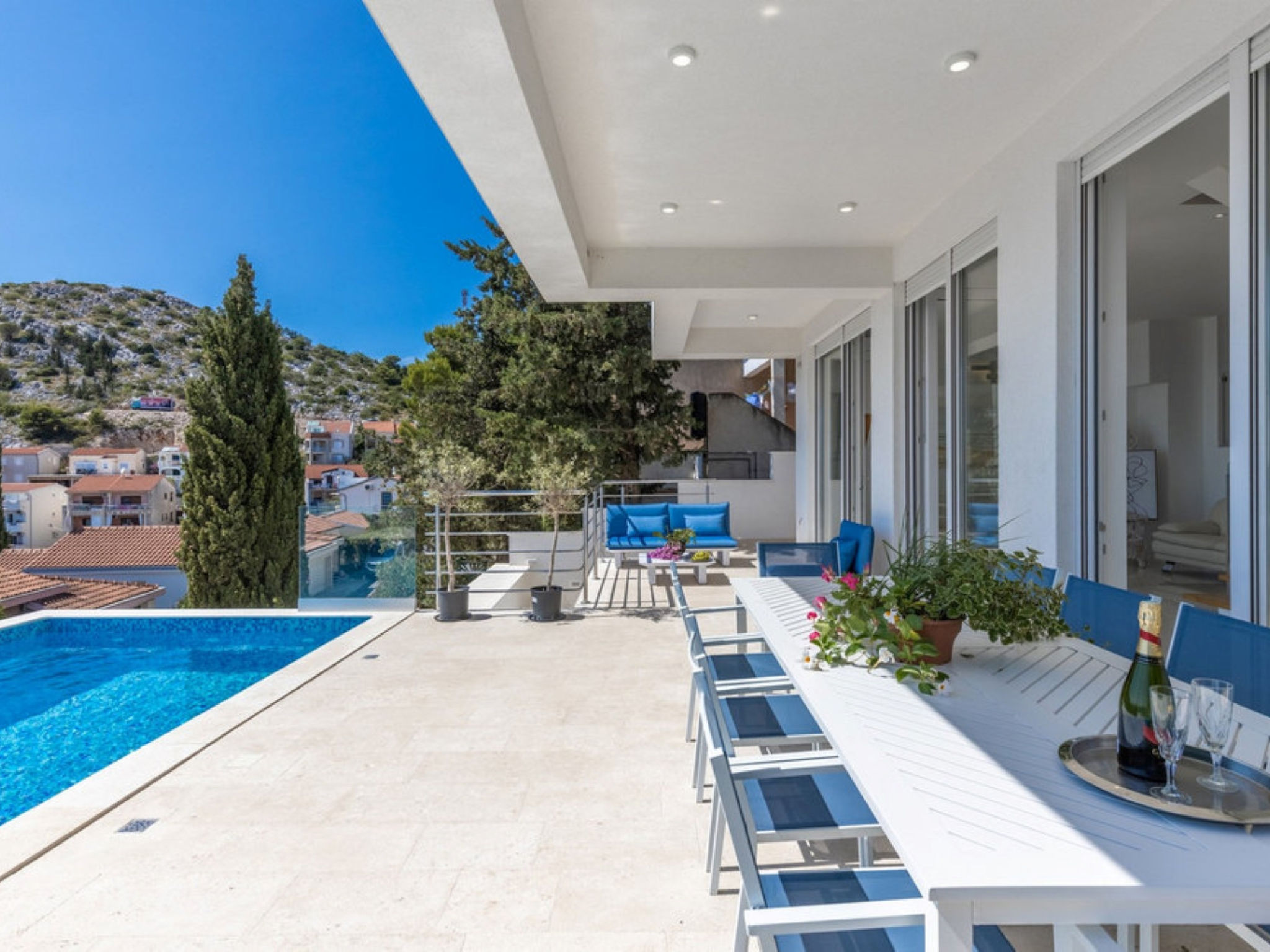 Luxury villa Fleur with pool - Buiten