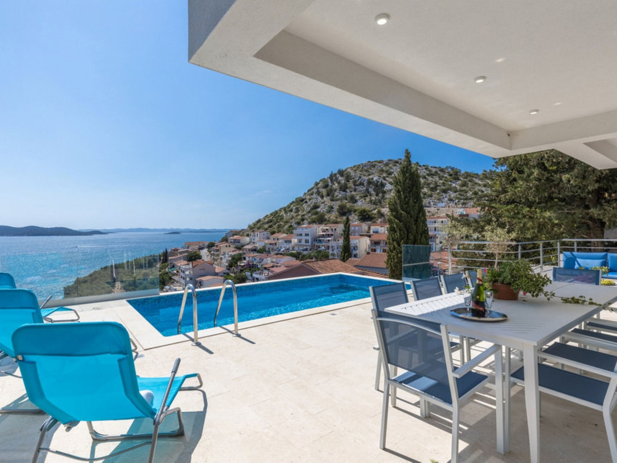 Luxury villa Fleur with pool - Binnen