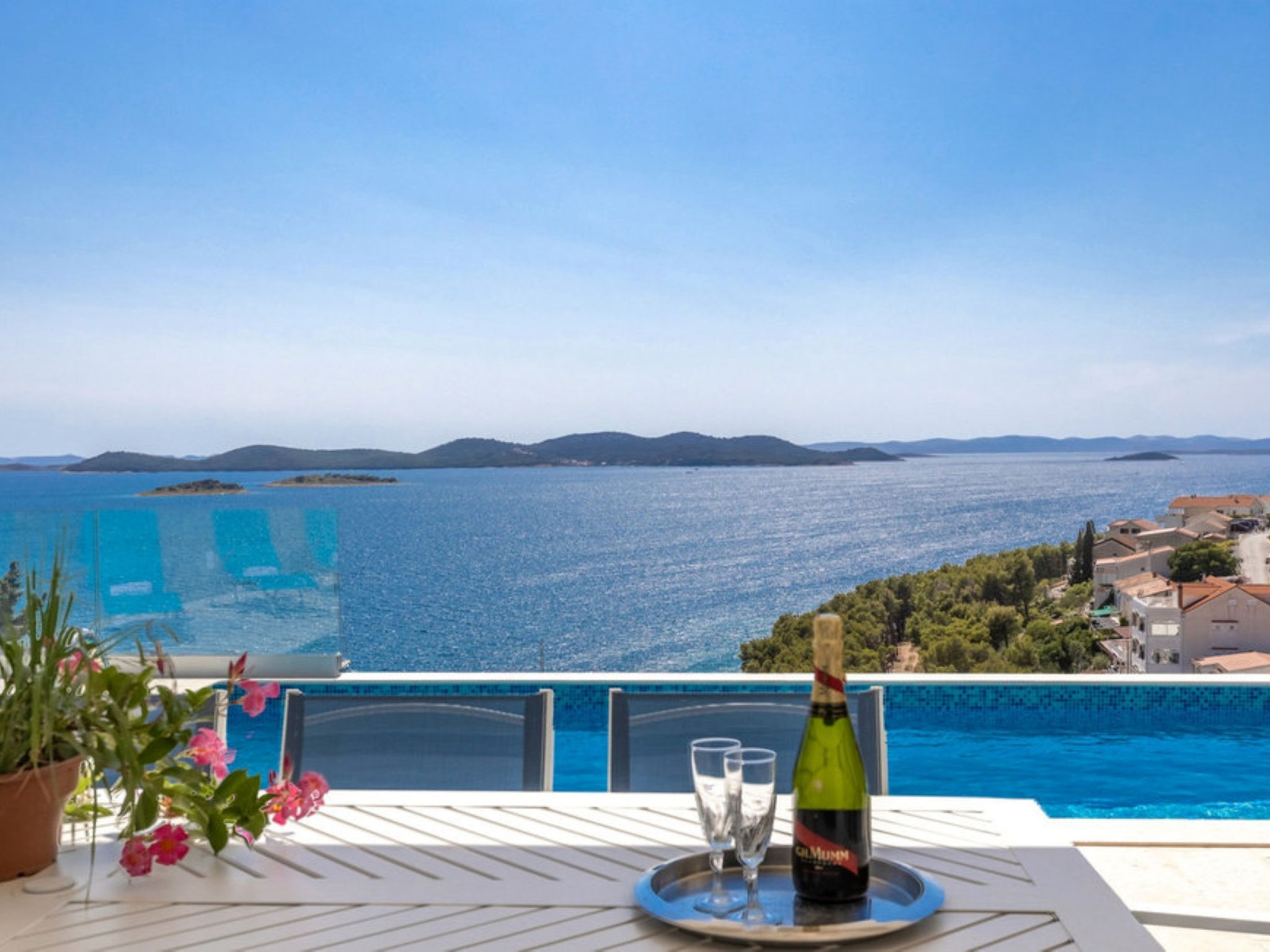 Luxury villa Fleur with pool - Binnen