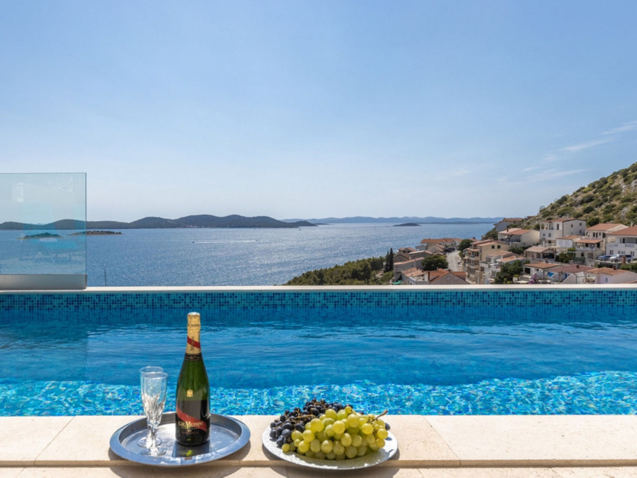Luxury villa Fleur with pool - Binnen