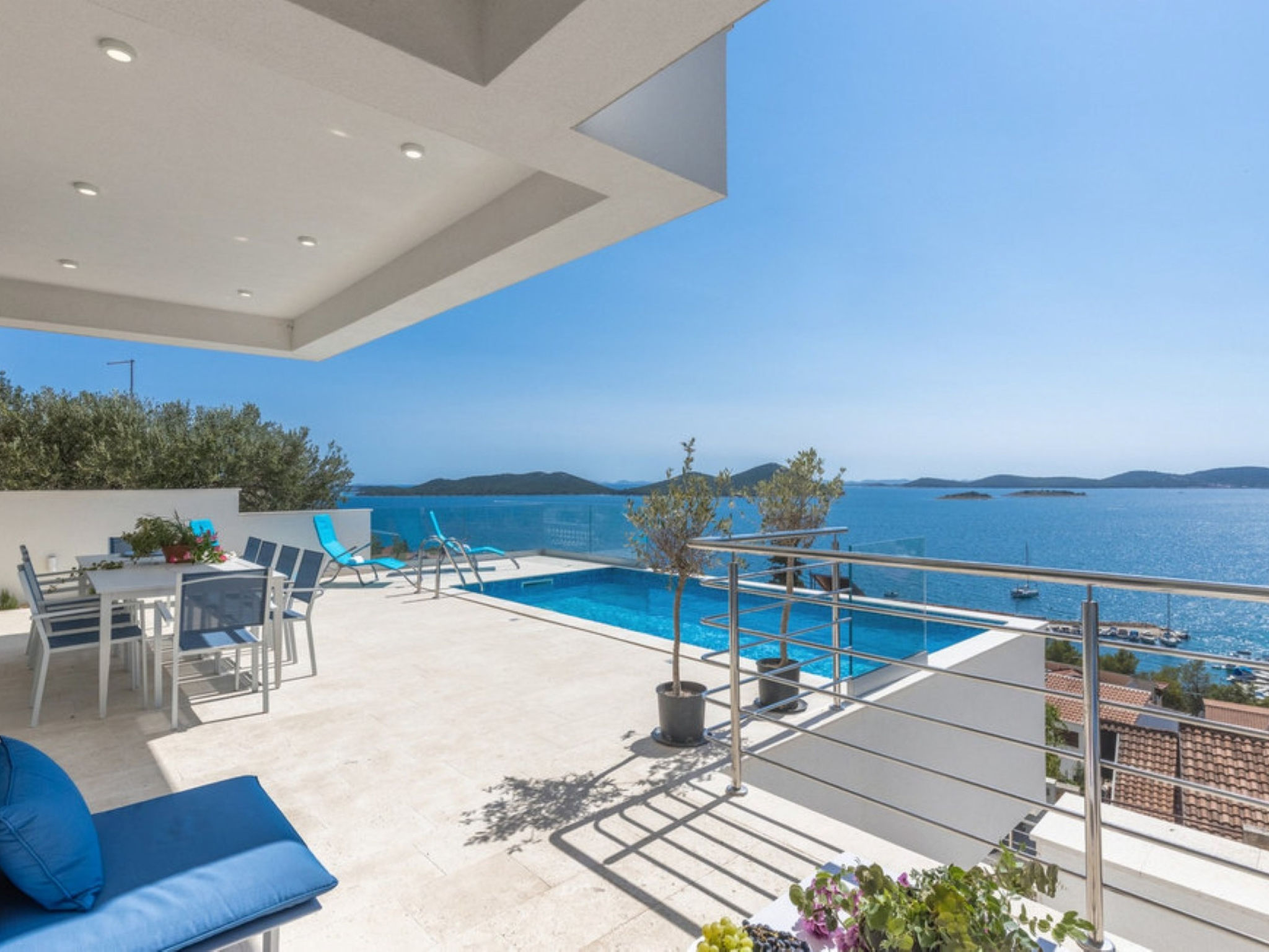 Luxury villa Fleur with pool - Binnen