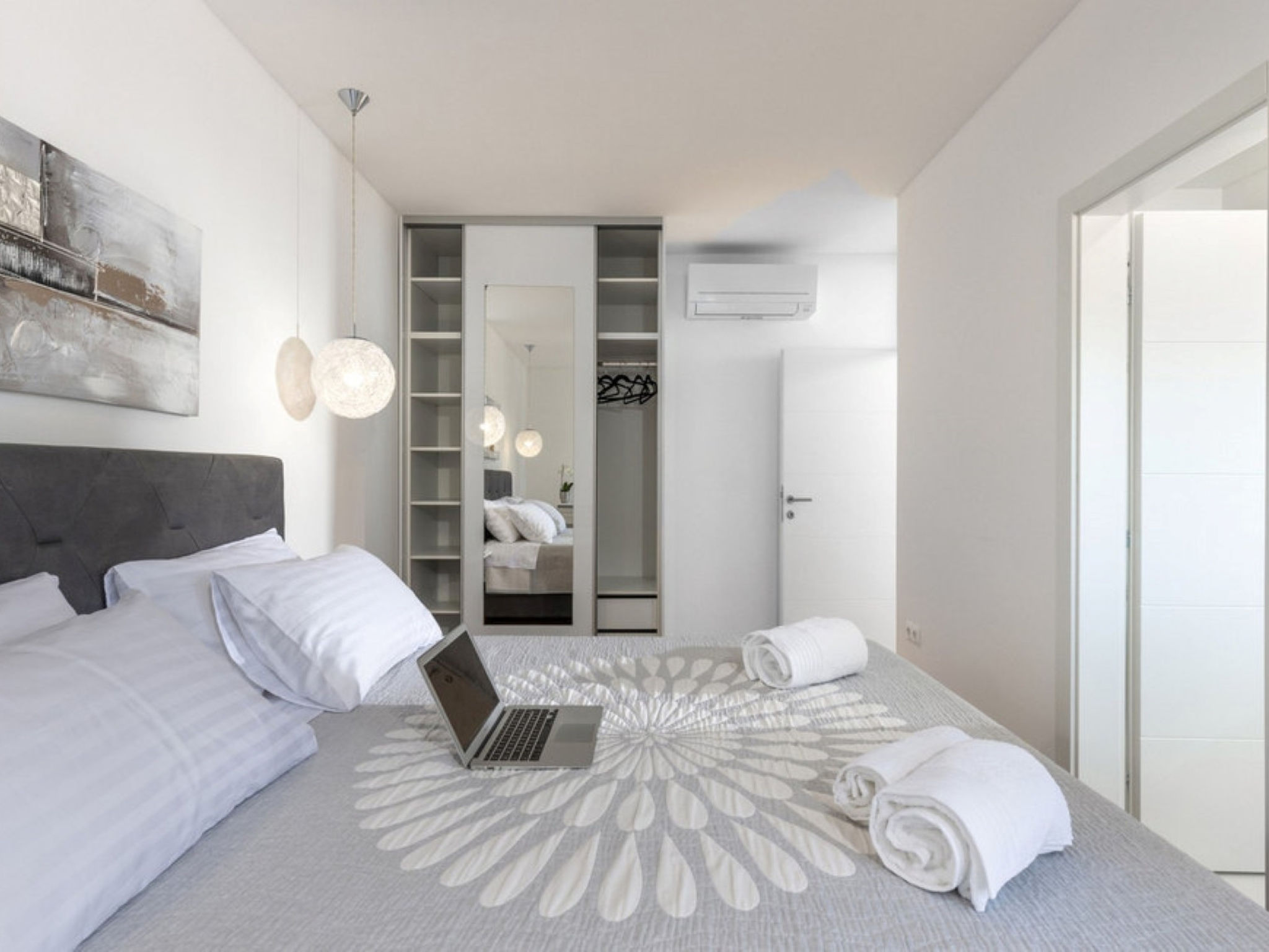 Luxury villa Fleur with pool - Binnen