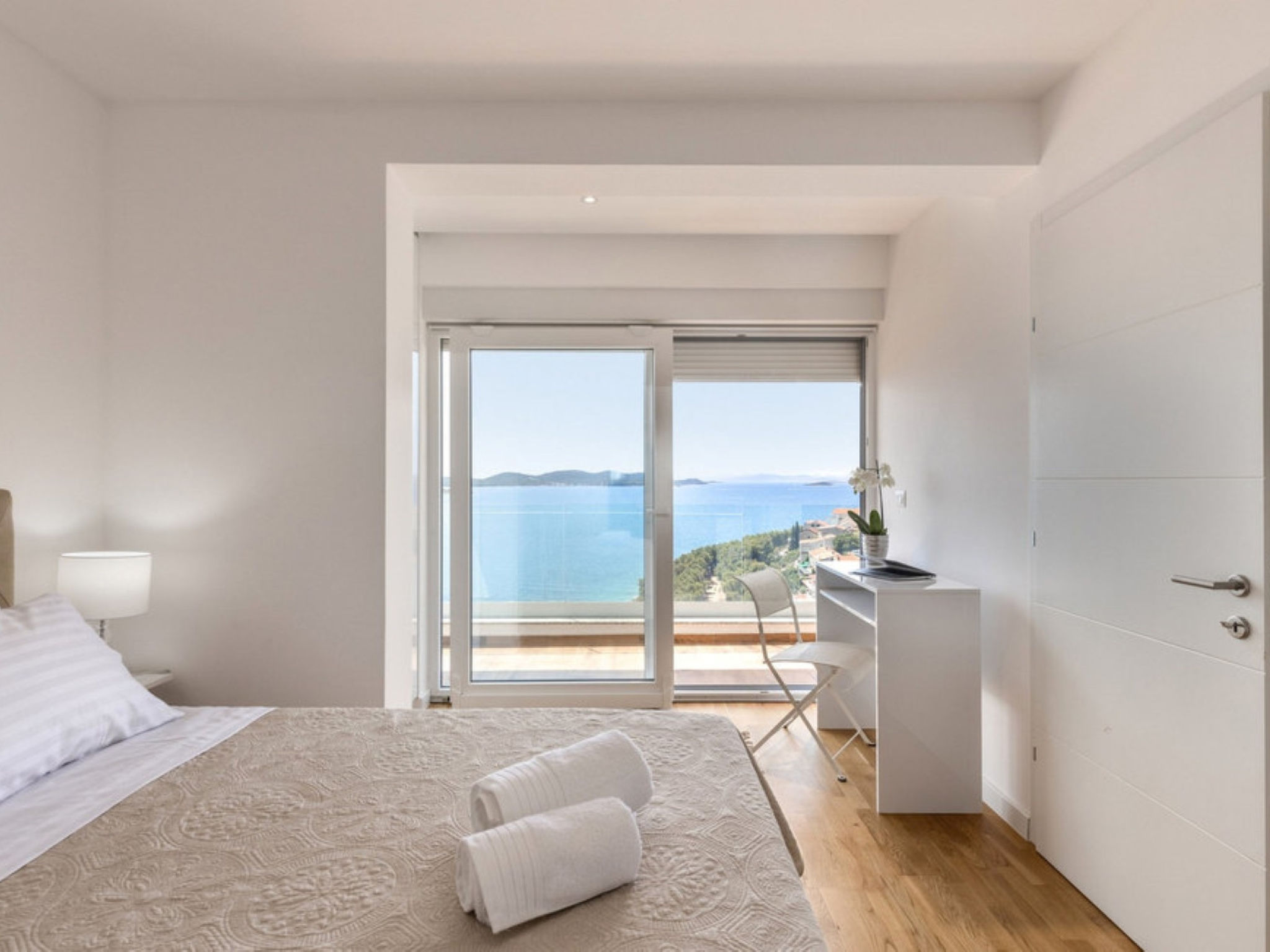 Luxury villa Fleur with pool - Binnen
