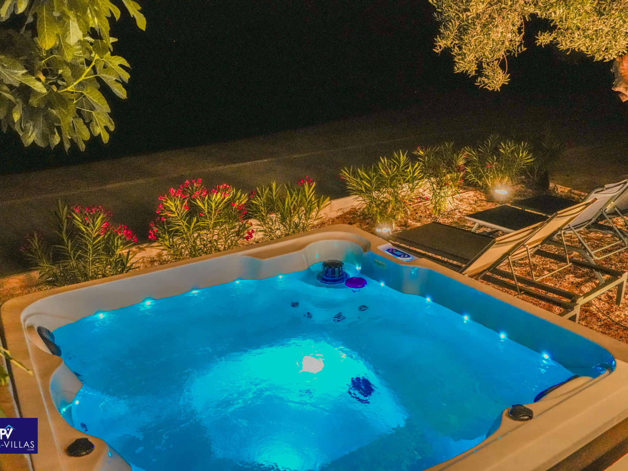 Maison Buqez - Villa 28 + 81 – Piscine intérieure, photo 21 sur 46