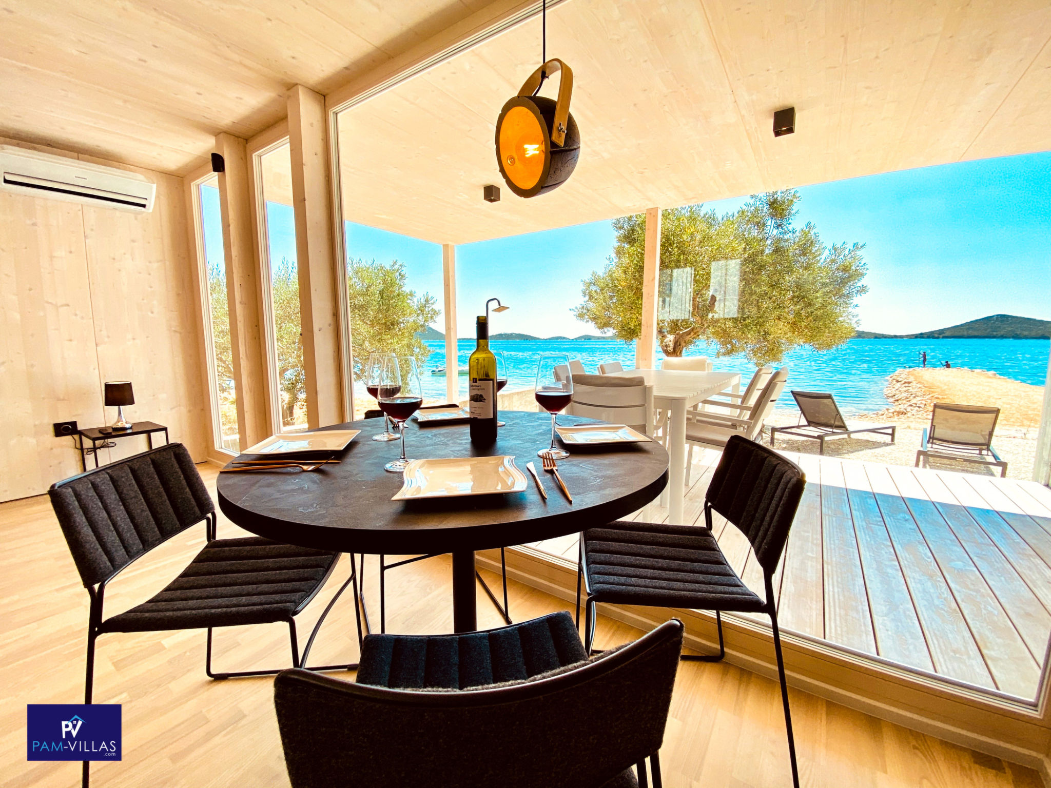 Maison Buqez - Villa 28 + 81 – Cuisine et coin repas, photo 33 sur 46