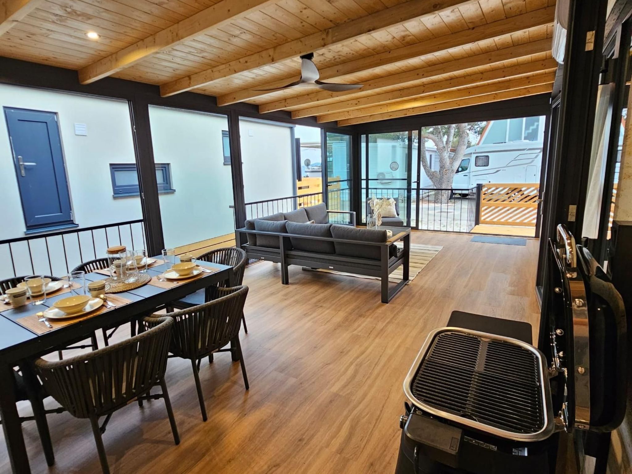 Silver Moon mit Klimaanlage-Drinnen