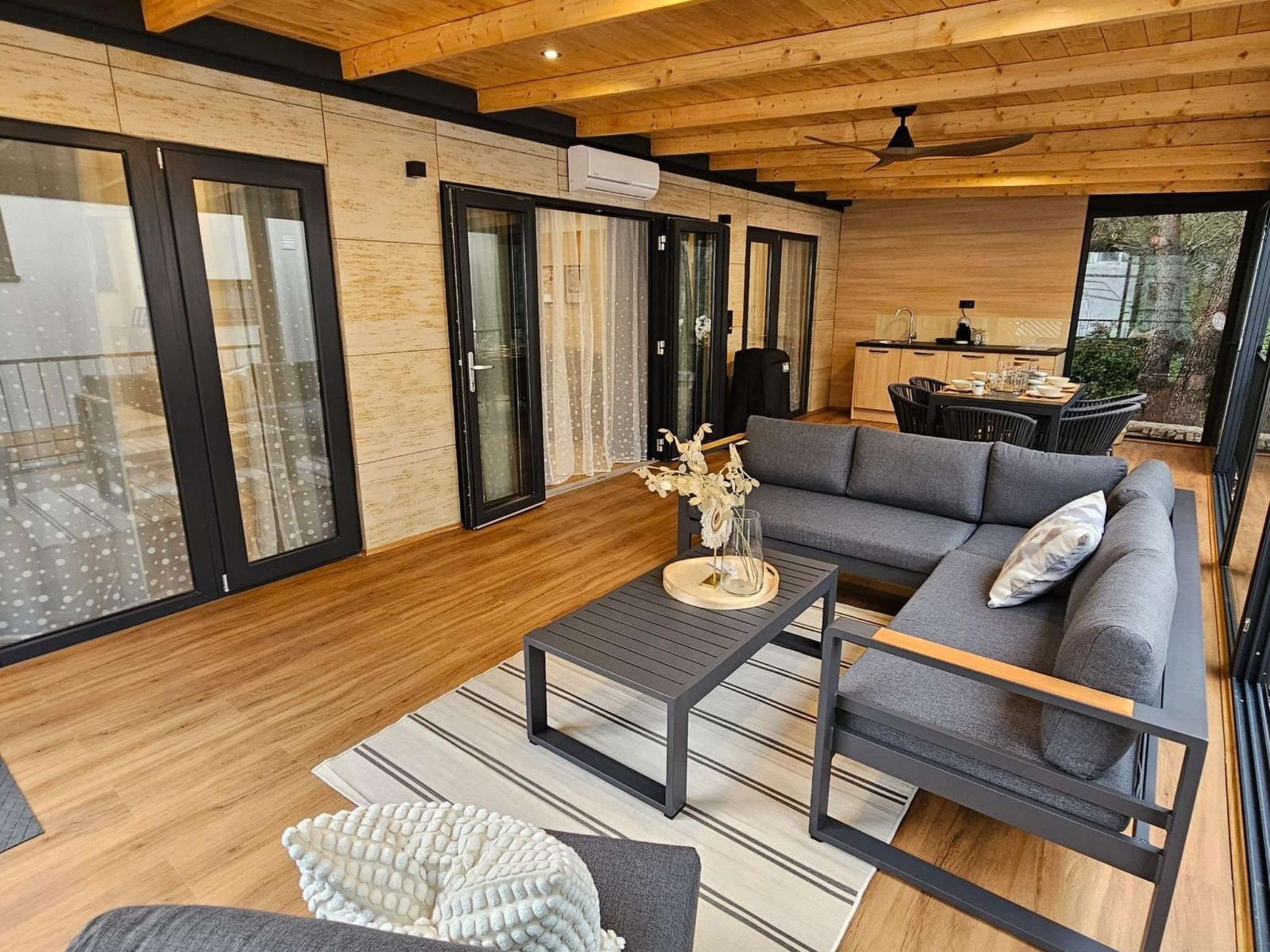 Silver Moon mit Klimaanlage-Drinnen