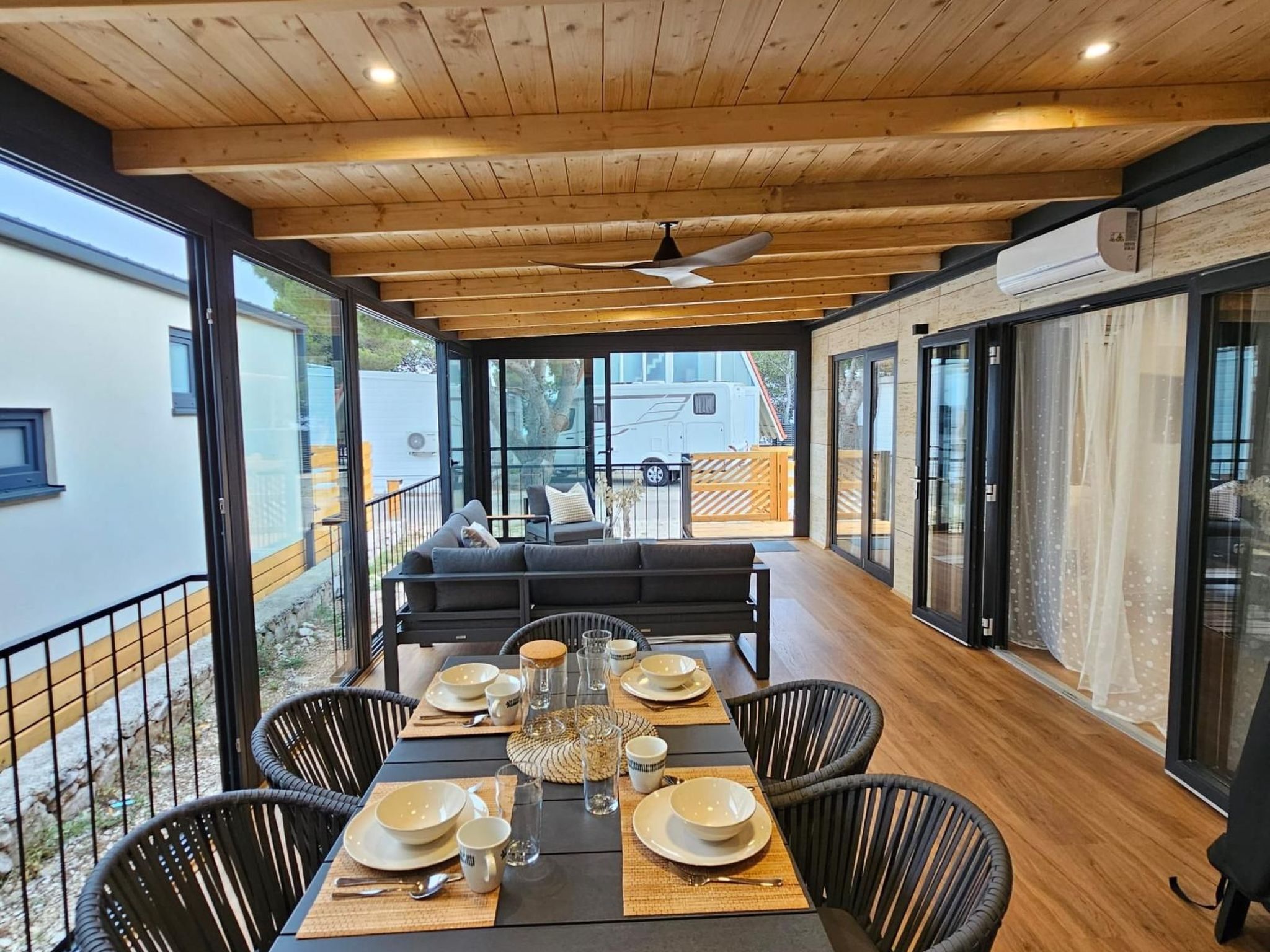 Silver Moon mit Klimaanlage-Drinnen