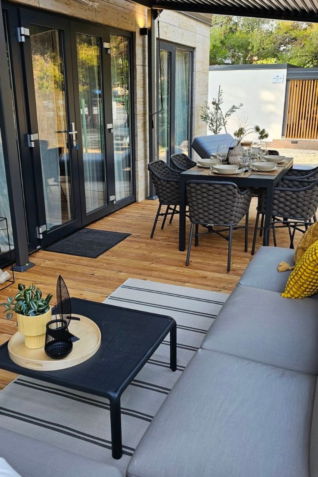 MH Holiday Dream - Morgensonne-Drinnen