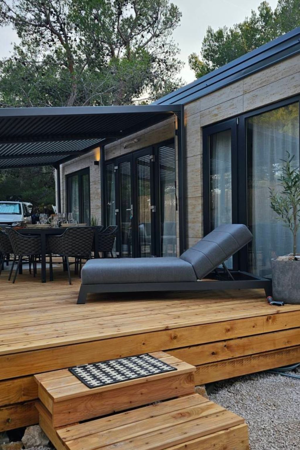 MH Holiday Dream - Morgensonne-Drinnen