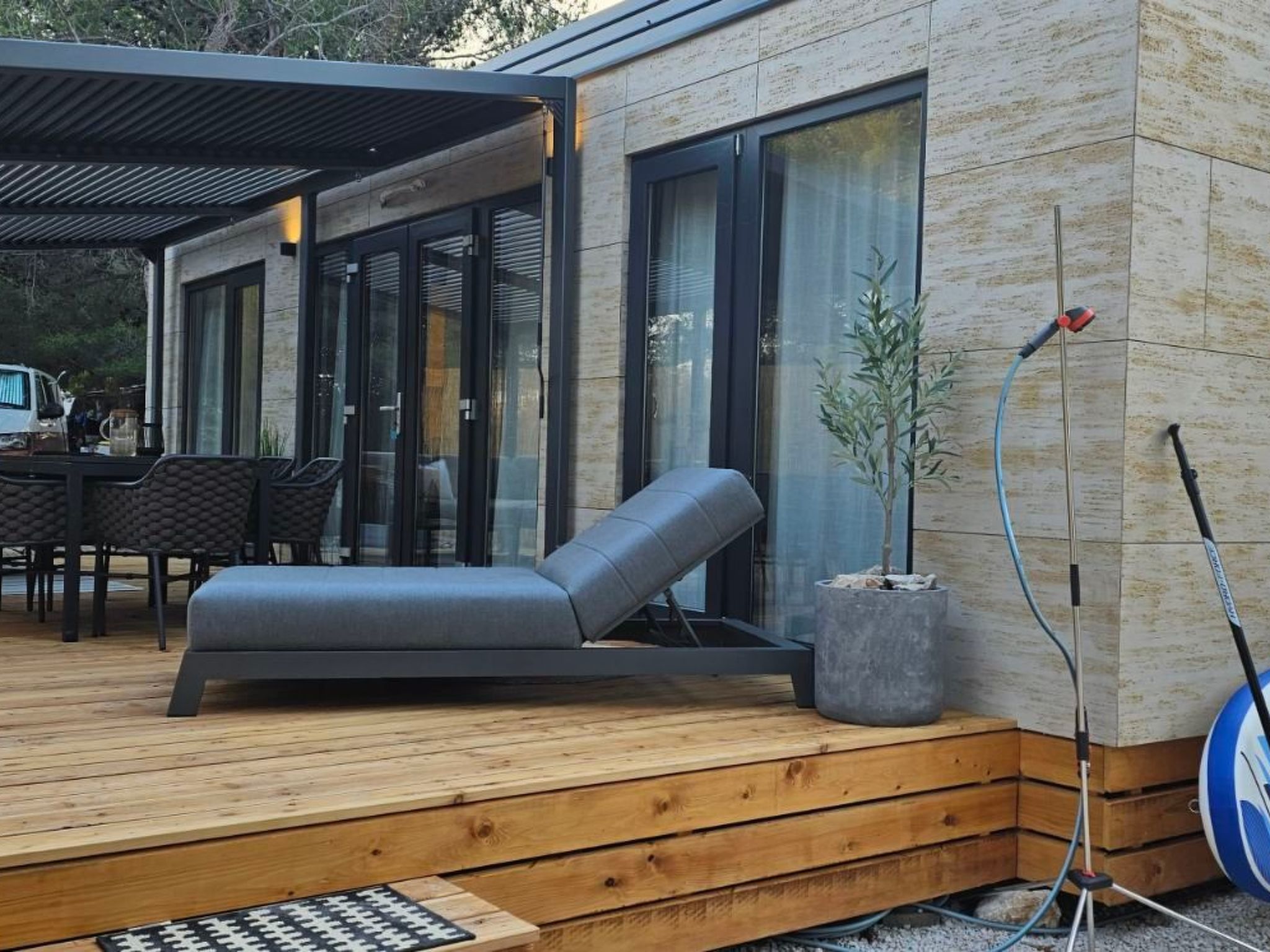 MH Holiday Dream - Morgensonne-Drinnen