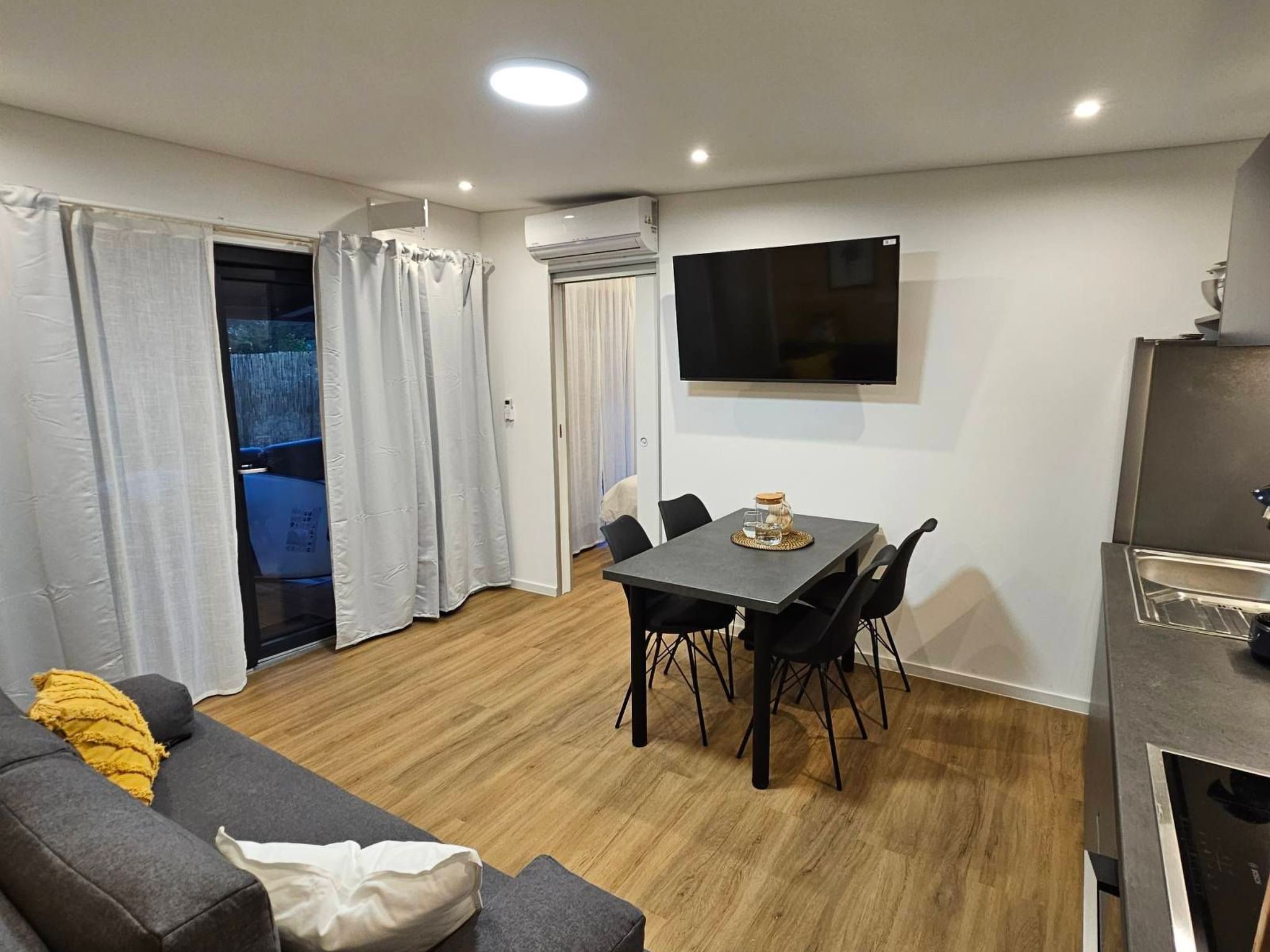 MH Holiday Dream - Morgensonne-Drinnen