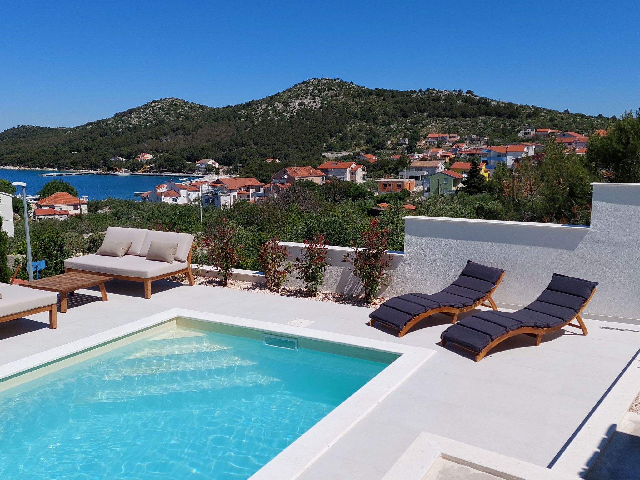 Vakantiehuis met zwembad in Pakostane/Drage (Kroatië) voor 4 personen