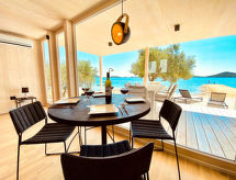 Buqez Villa 28: Moderne bungalow met privézwembad direct aan zee - thumbnail 5