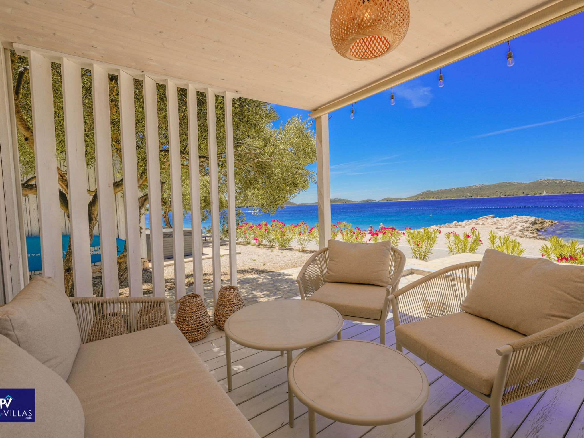 Buqez - Villa 27 — Terrace (4 of 25)