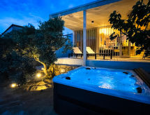 Villa 81: Jouw luxe vrijstaande villa met privépool op slechts 10 meter van de Adriatische Zee - thumbnail 3