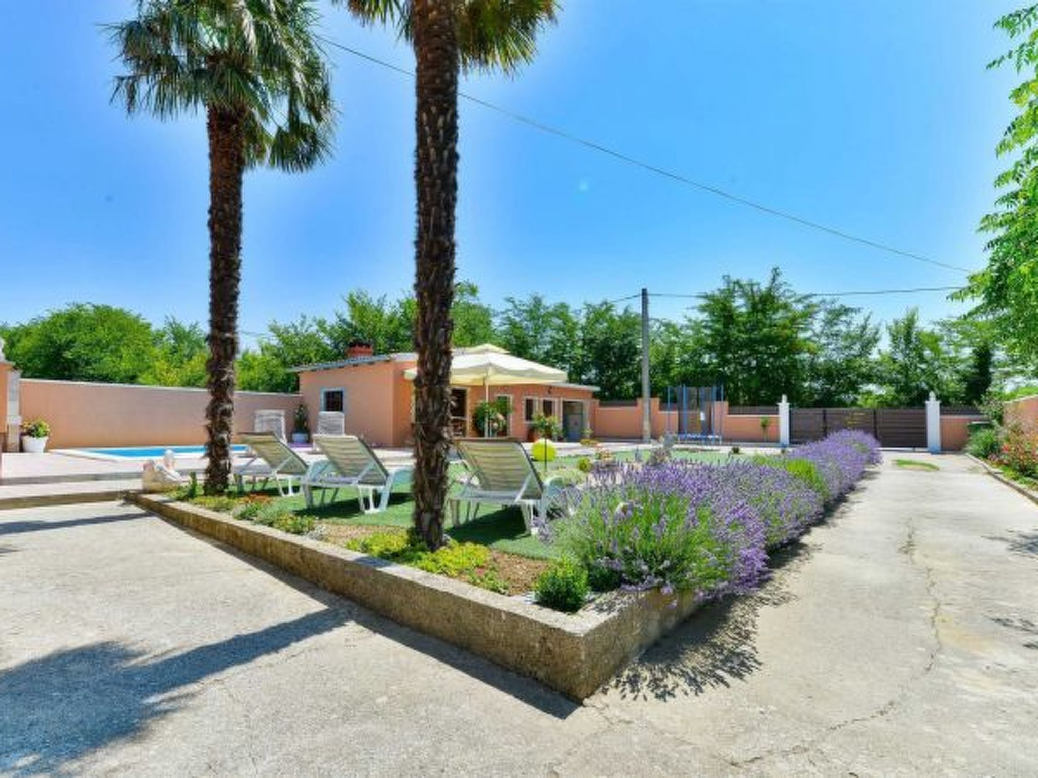 Holiday House Meri with pool - Image-tags.info