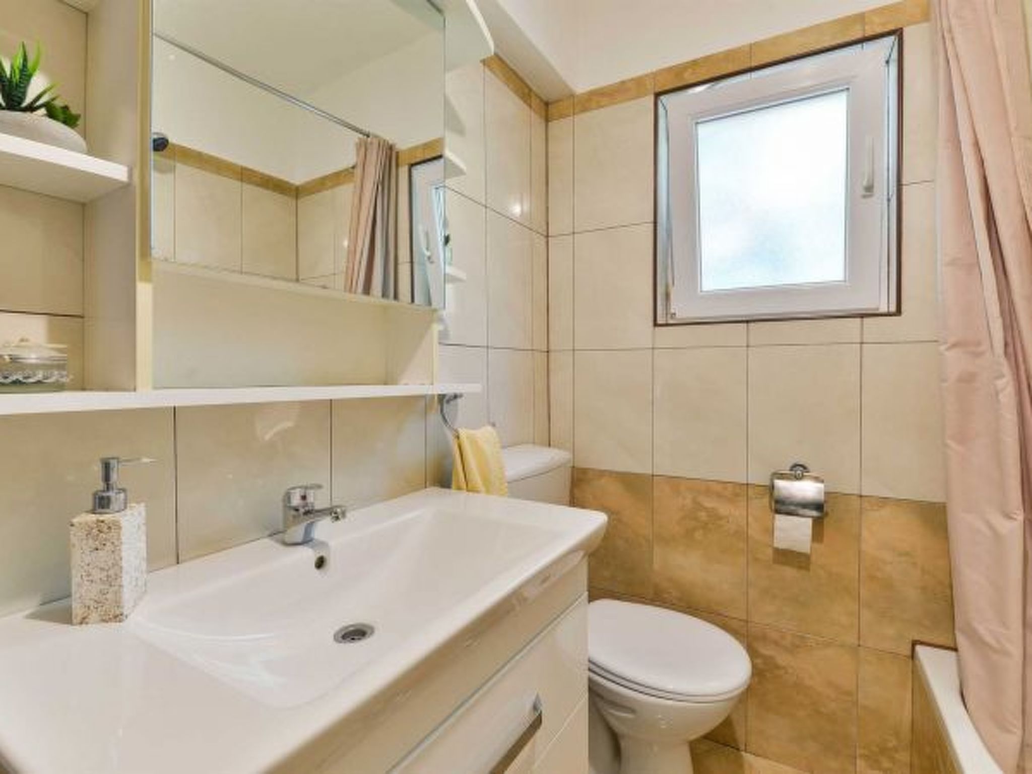 Holiday House Meri with pool - Image-tags.info