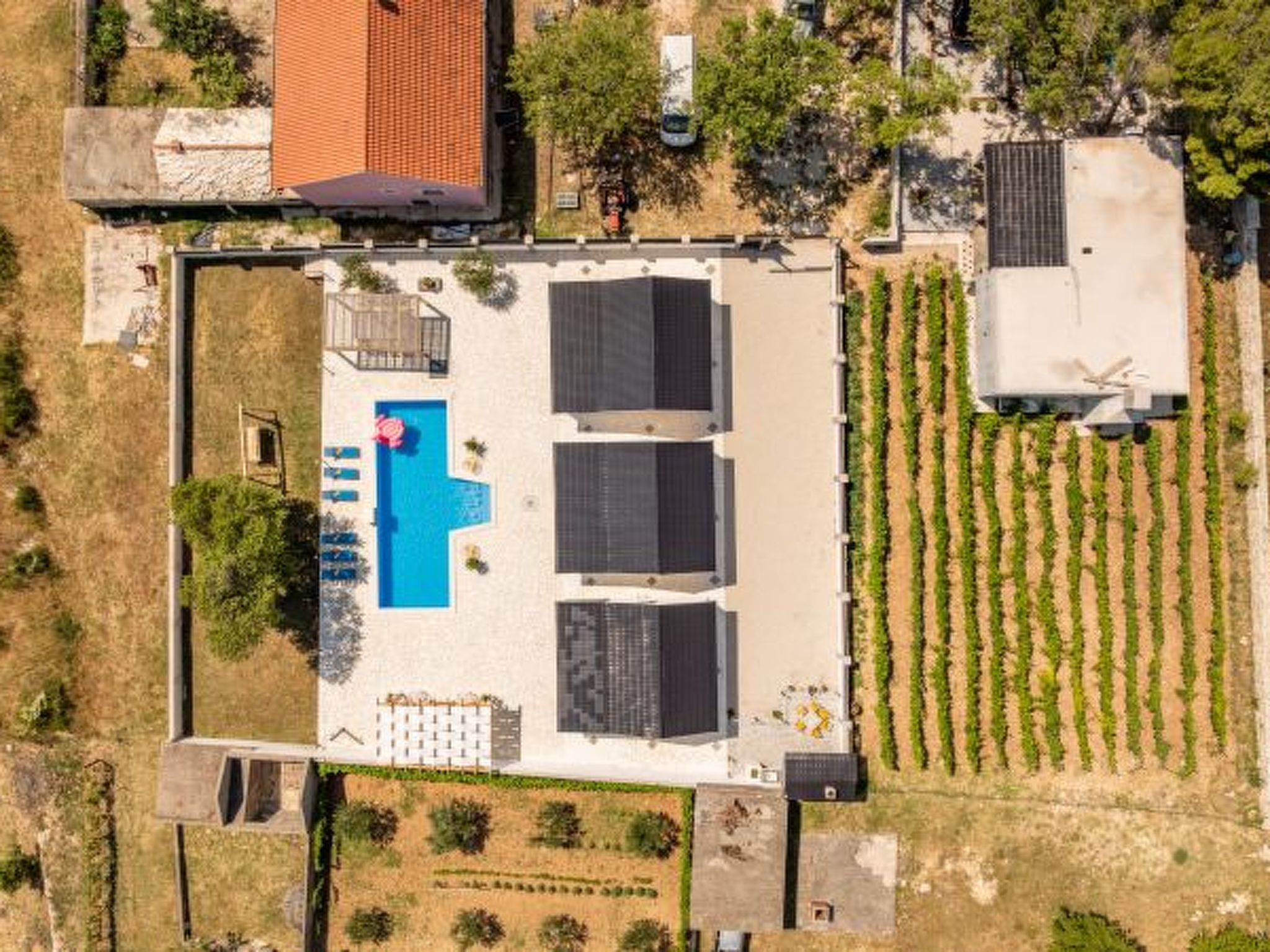 Unique Villa V with pool - Image-tags.info