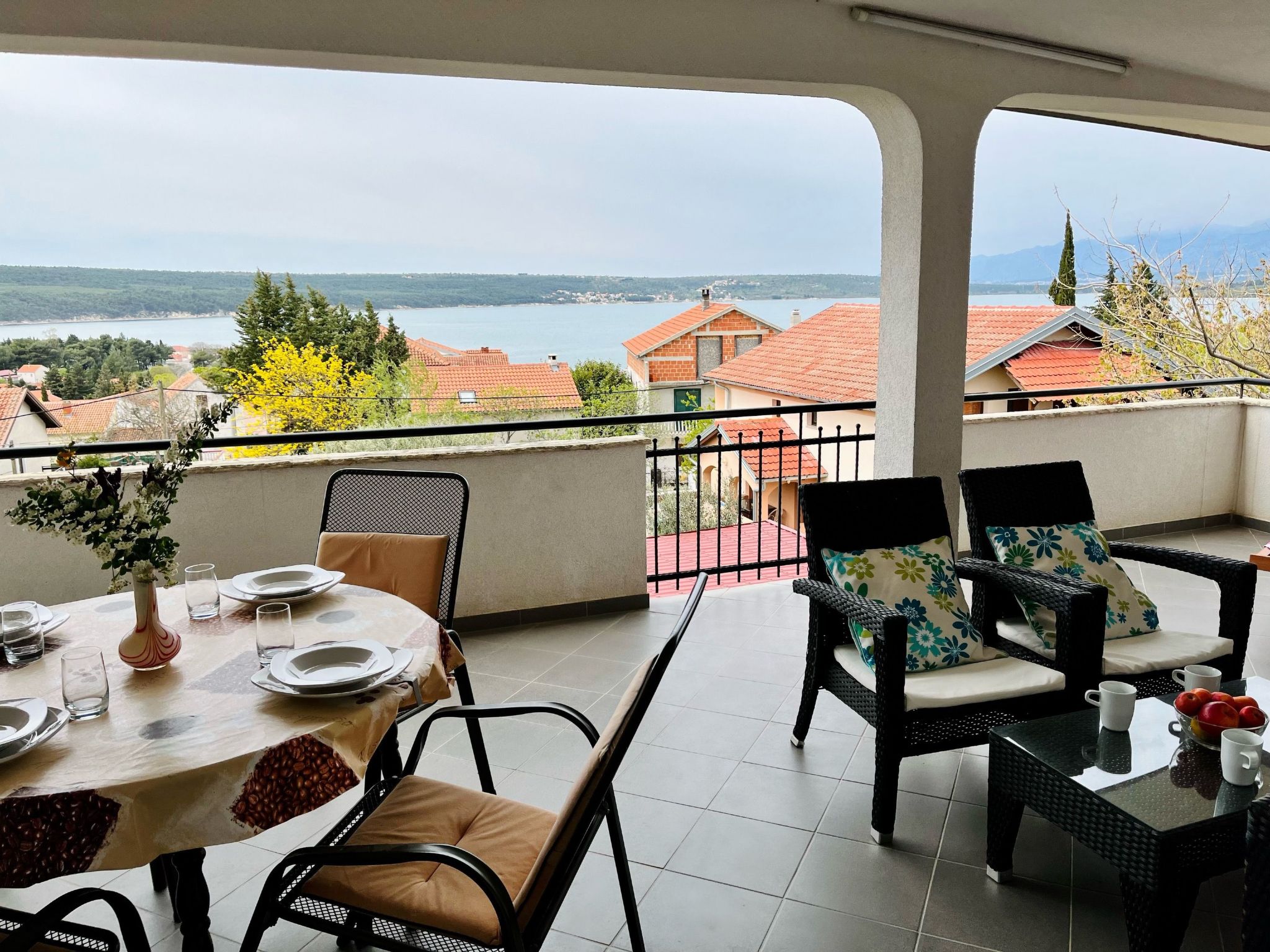 Stela in Karin Gornji-Inside