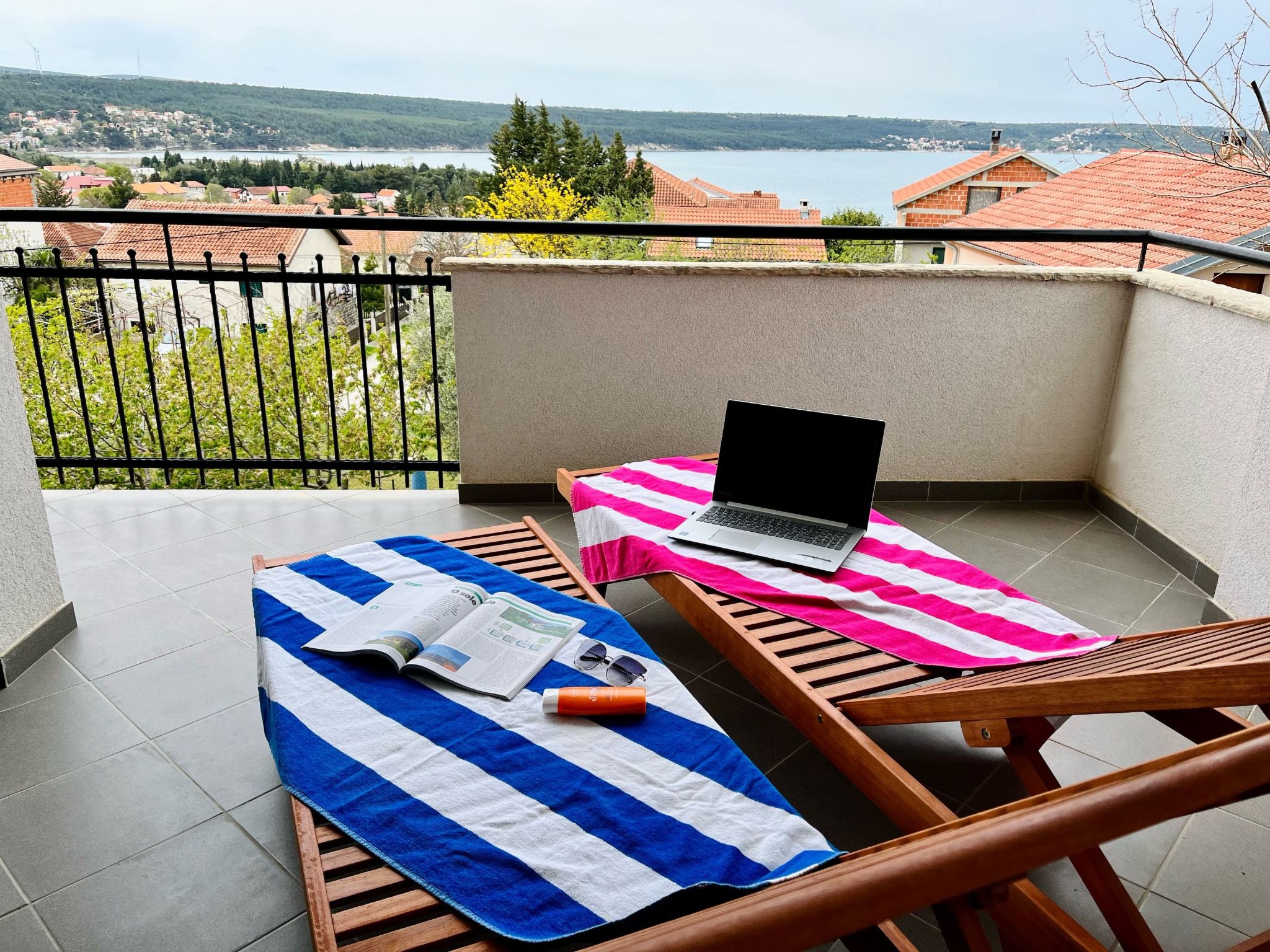 Stela in Karin Gornji-Inside
