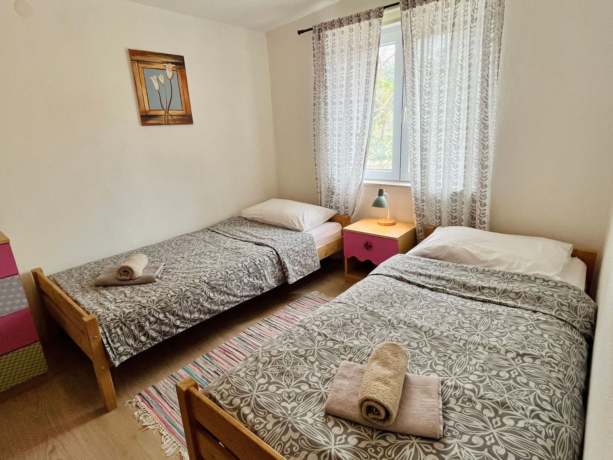 Stela in Karin Gornji-Inside