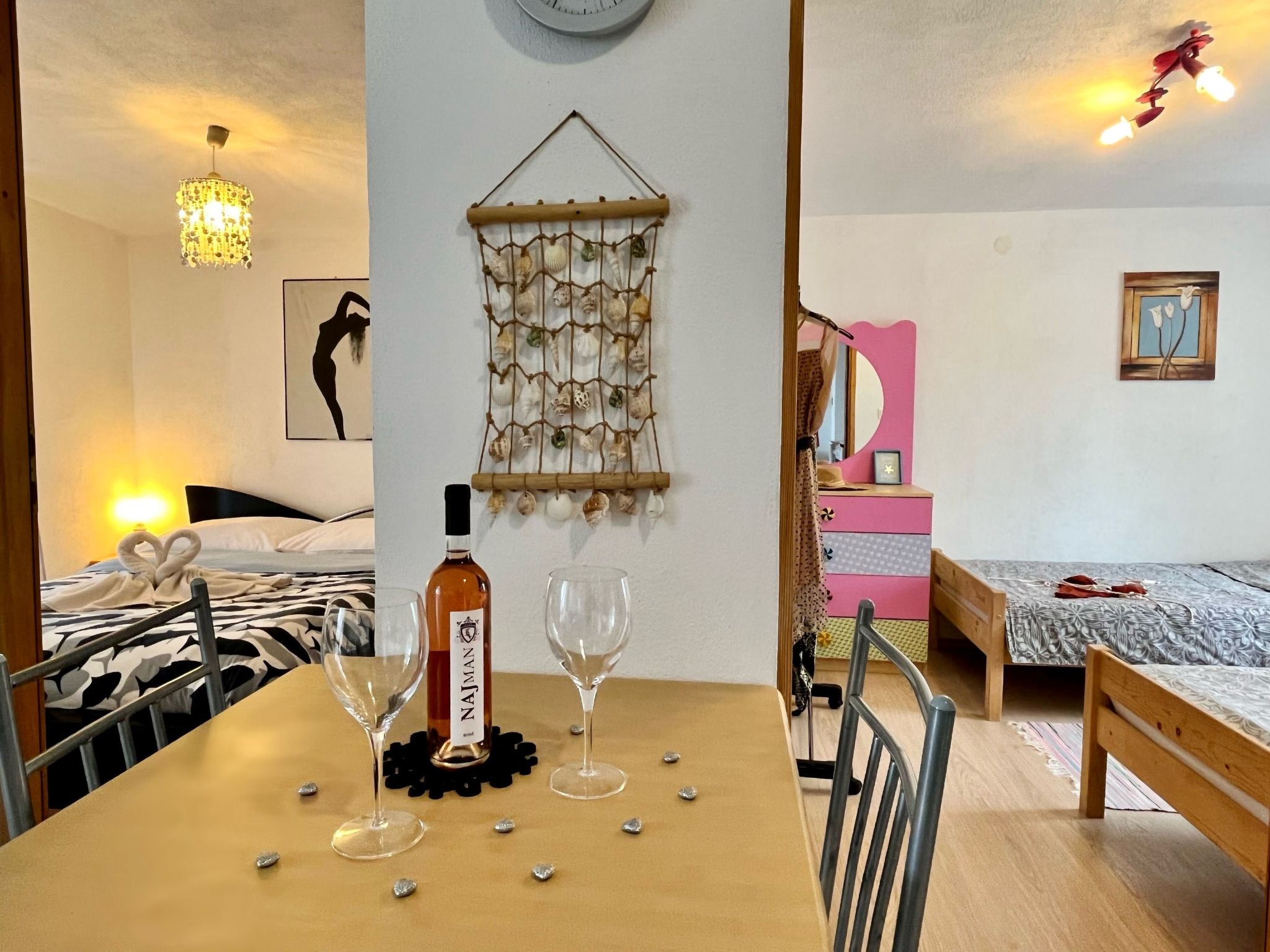 Stela in Karin Gornji-Inside