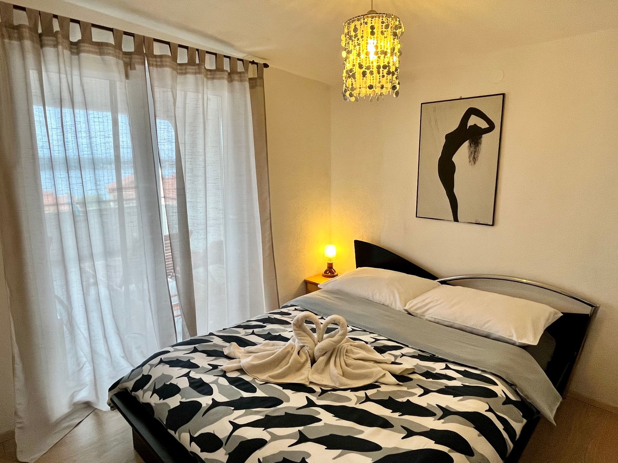 Stela in Karin Gornji-Inside