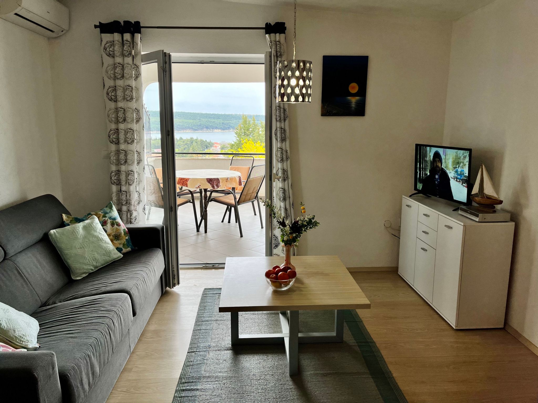 Stela in Karin Gornji-Inside