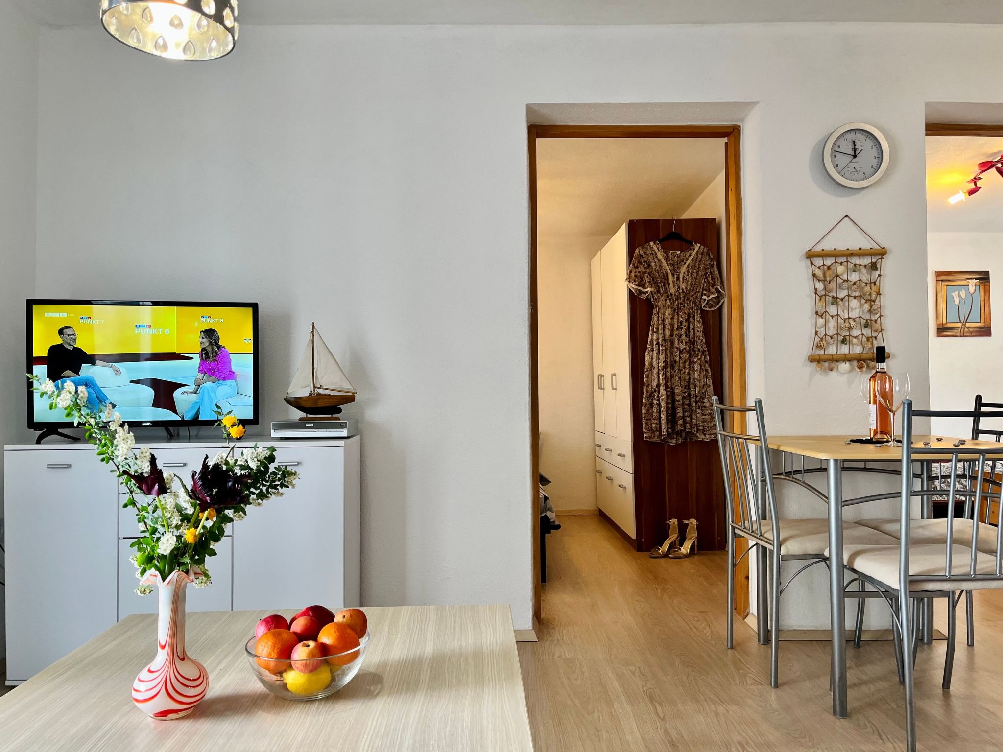 Stela in Karin Gornji-Inside