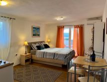 3-persoons appartement in het centrum van Karin aan zee - thumbnail 5