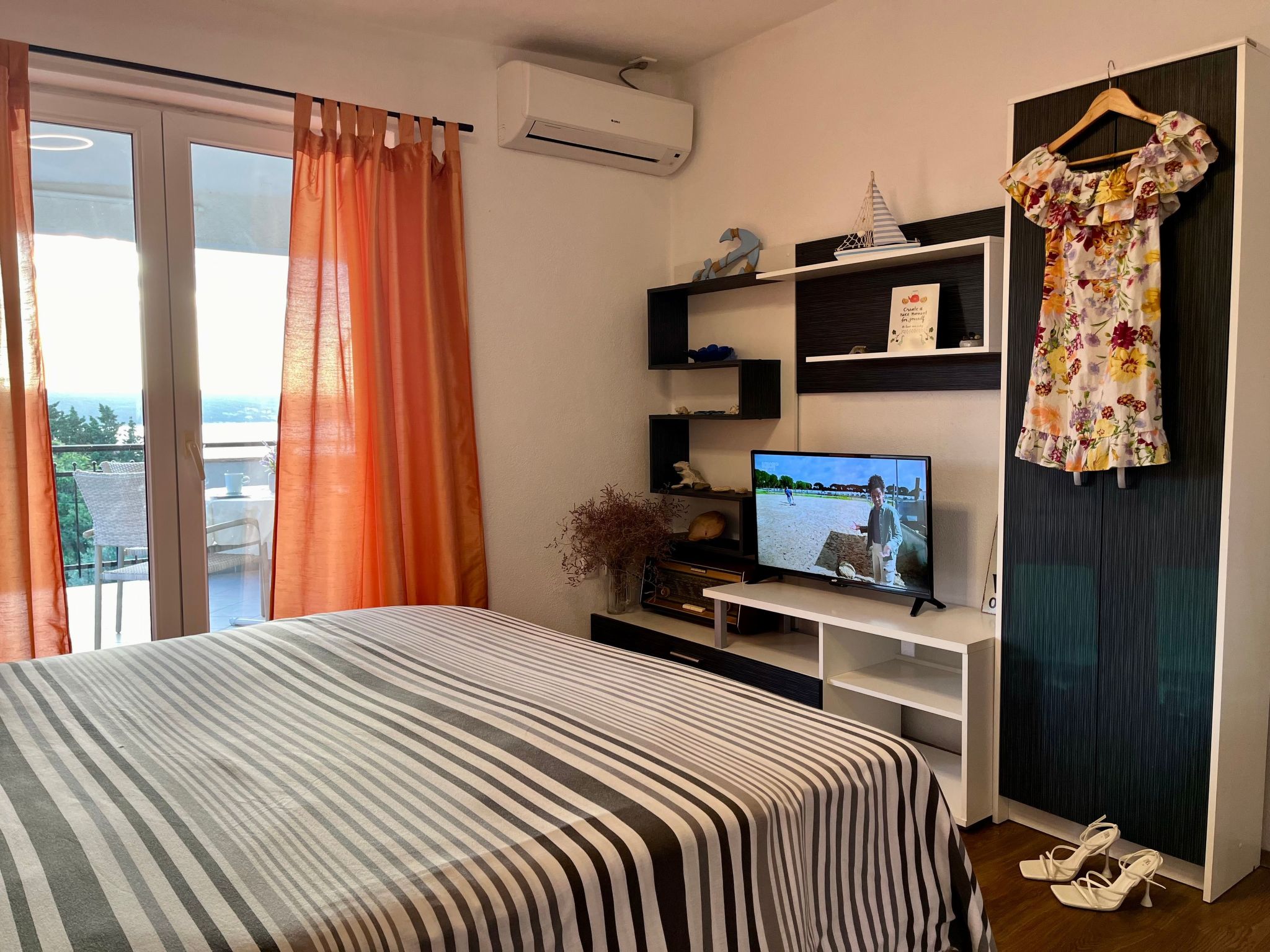 Neu erbautes Apartment mit großem Balkon-Inside