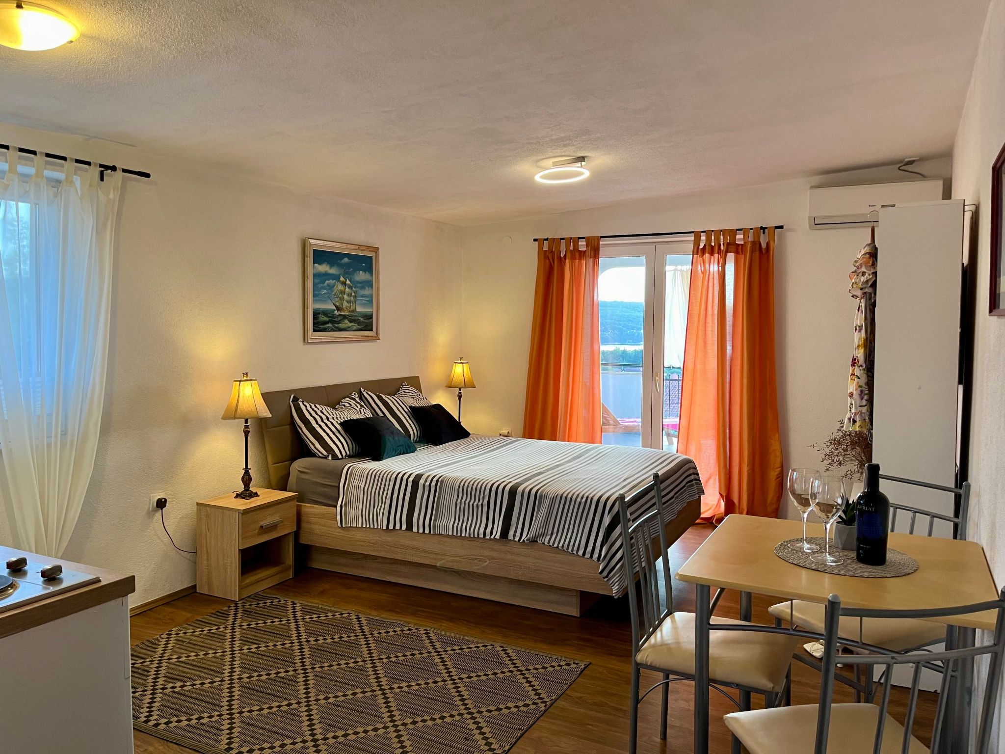 Neu erbautes Apartment mit großem Balkon-Inside