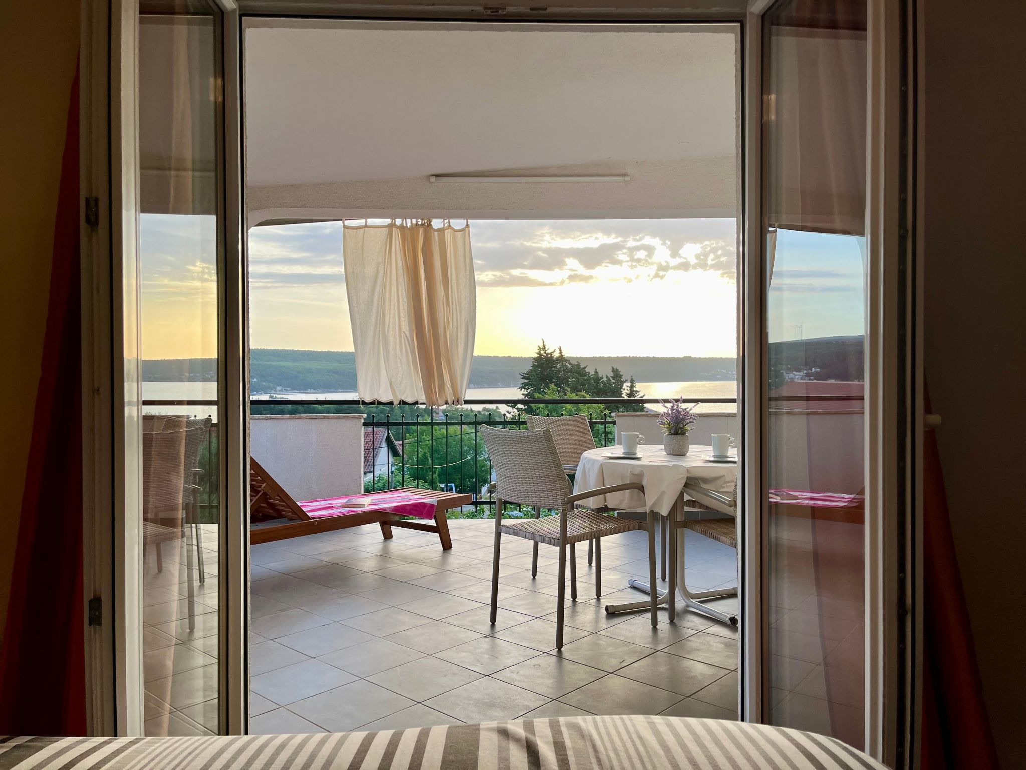 Neu erbautes Apartment mit großem Balkon-Inside