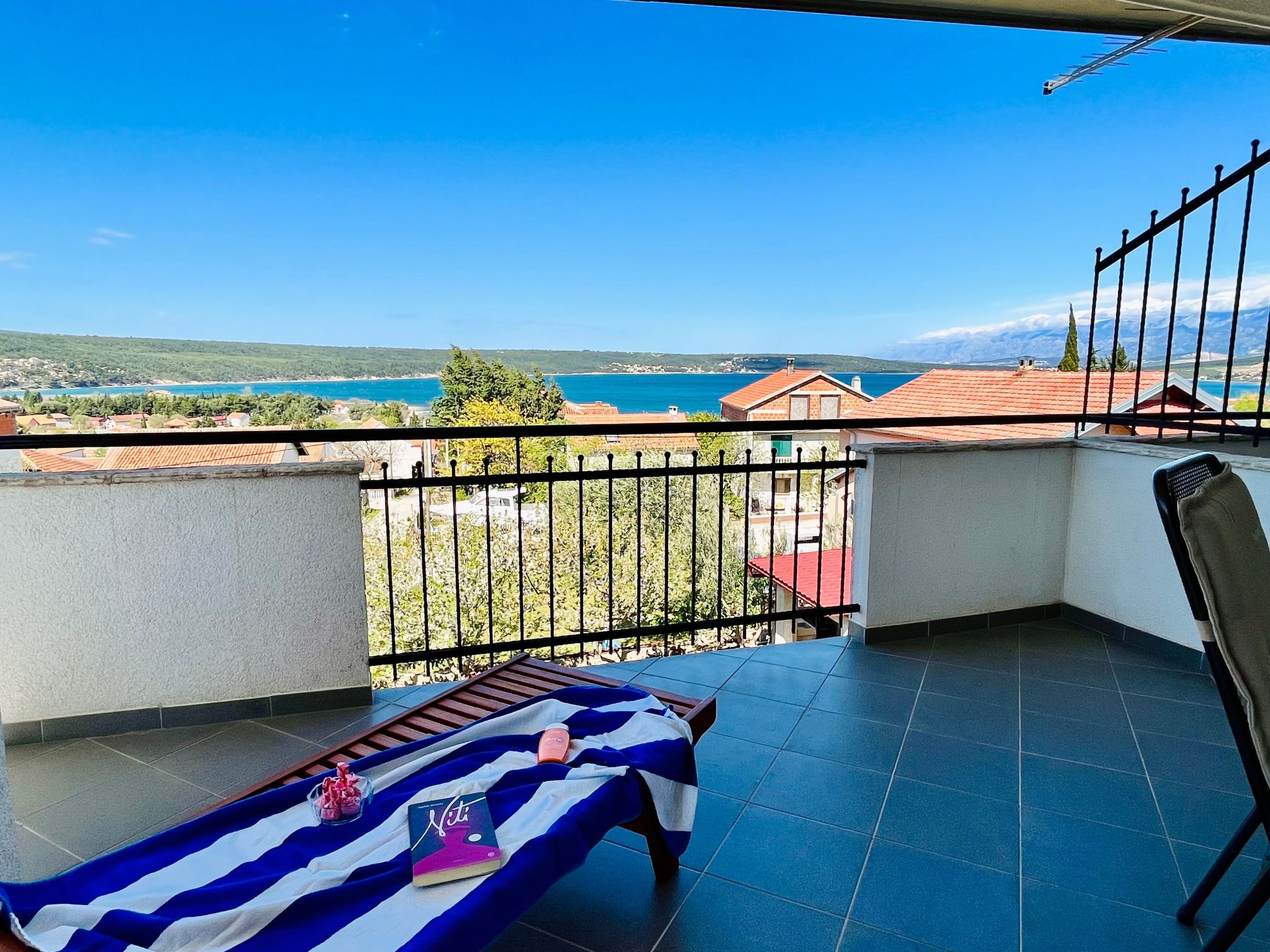 Neu erbautes Apartment mit großem Balkon-Inside