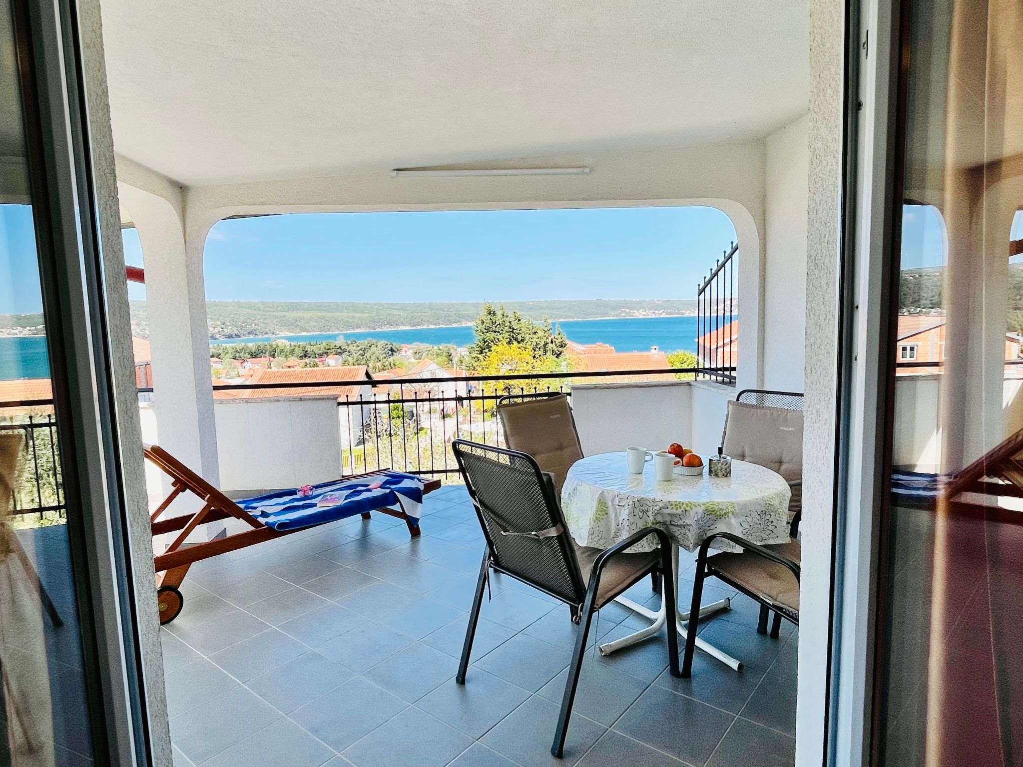 Neu erbautes Apartment mit großem Balkon-Inside