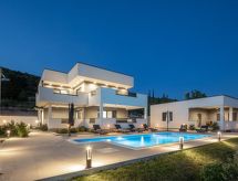 Villa Bura met privézwembad en panoramisch uitzicht in Budak, Kroatië - thumbnail 1