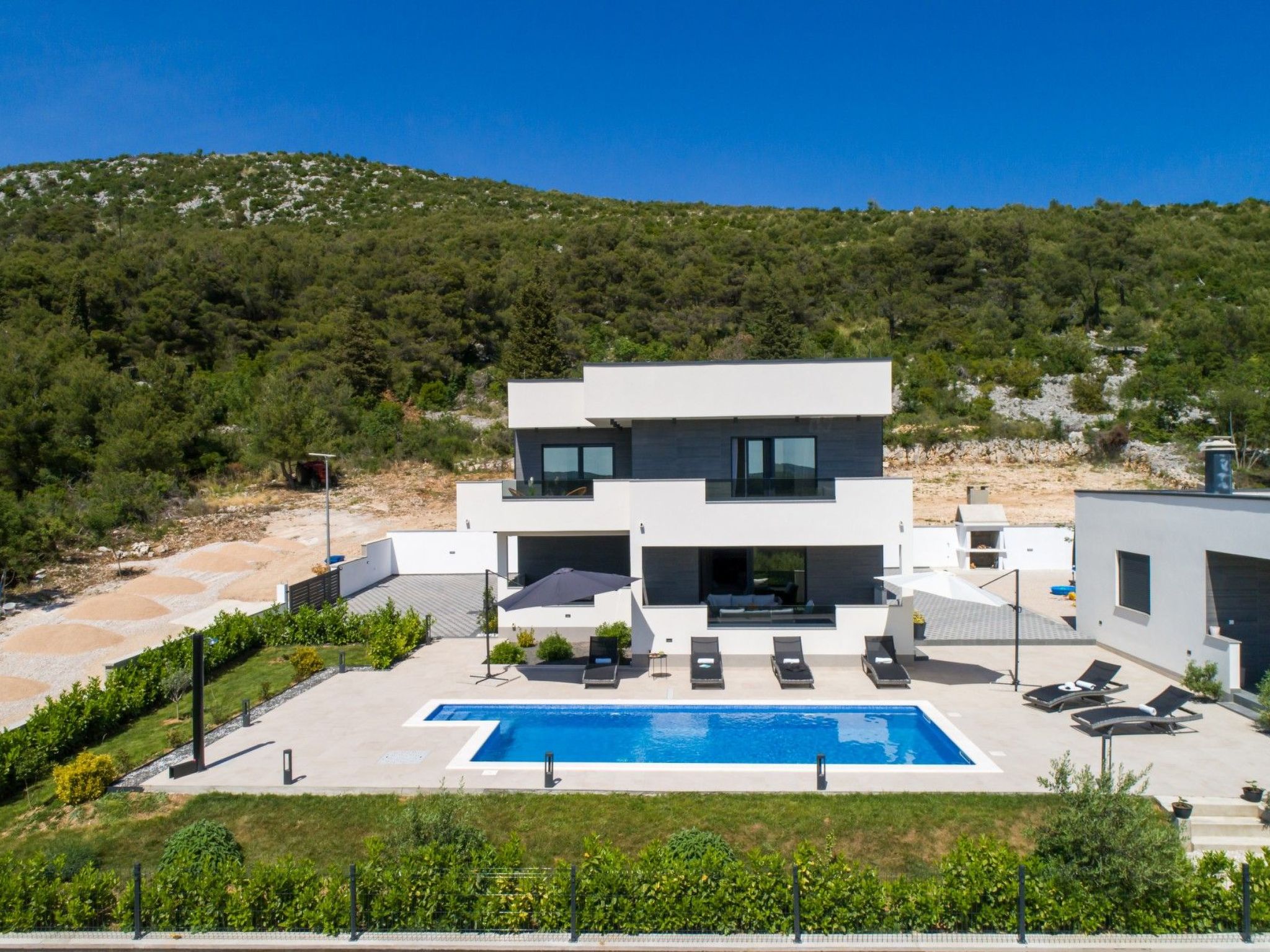 Villa Bura mit Pool und tollem Ausblick-Binnen