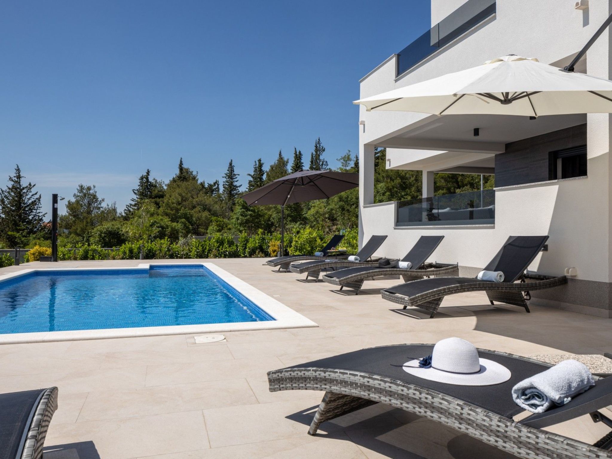 Villa Bura mit Pool und tollem Ausblick-Binnen