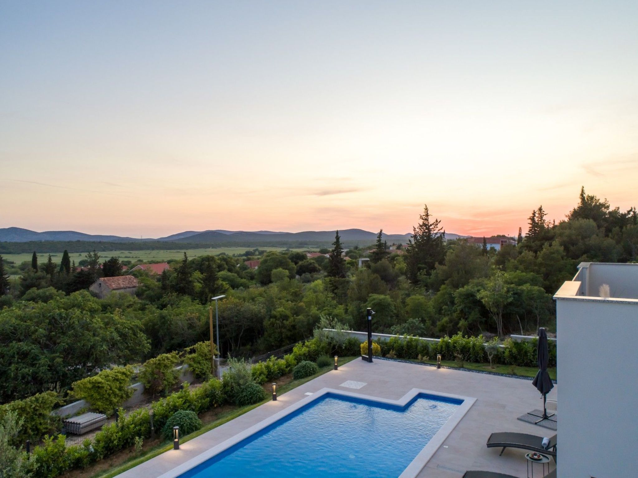 Villa Bura mit Pool und tollem Ausblick-Binnen